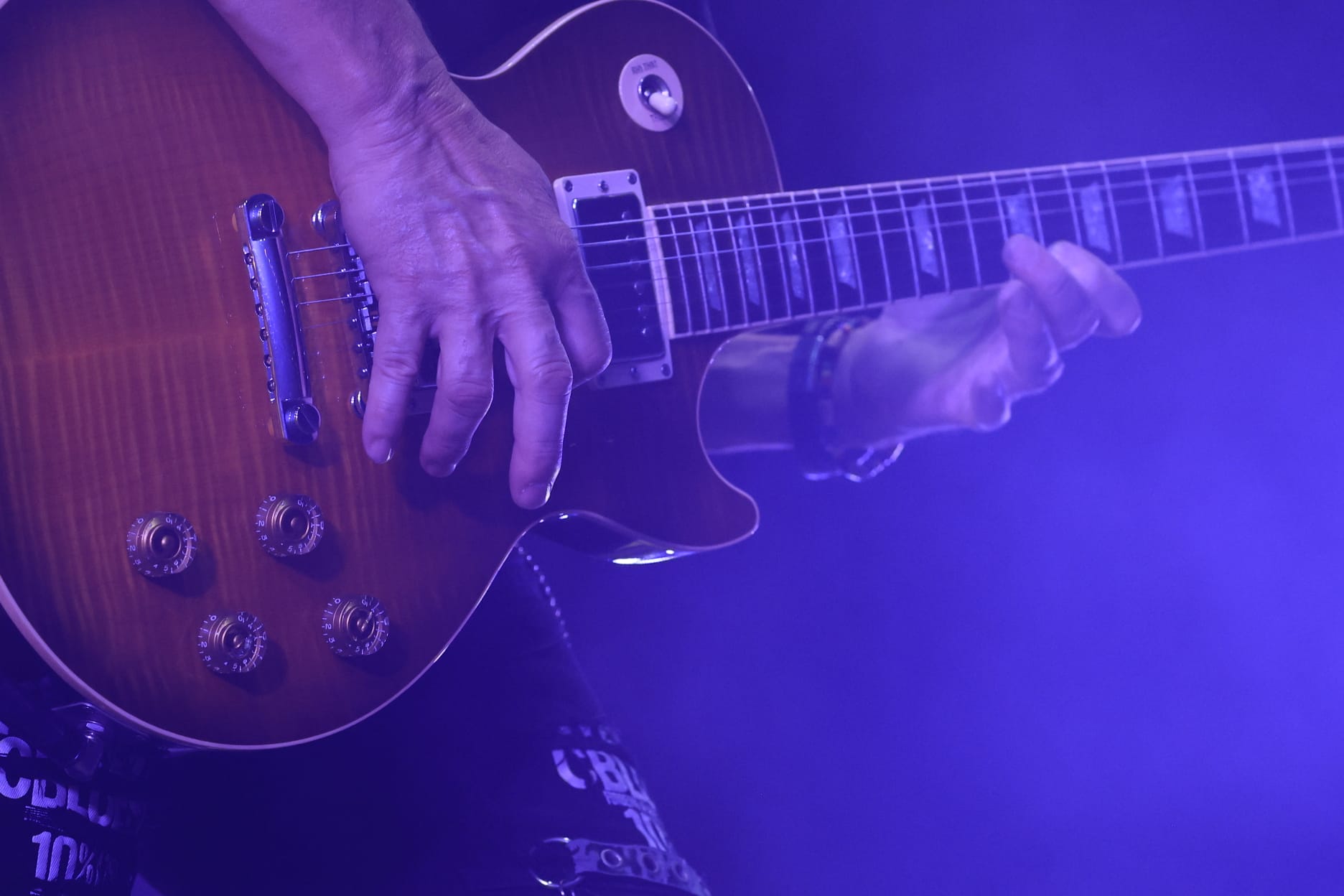 El rock andaluz de Medina Azahara conquista una Plaza Mayor de Salamanca entregada