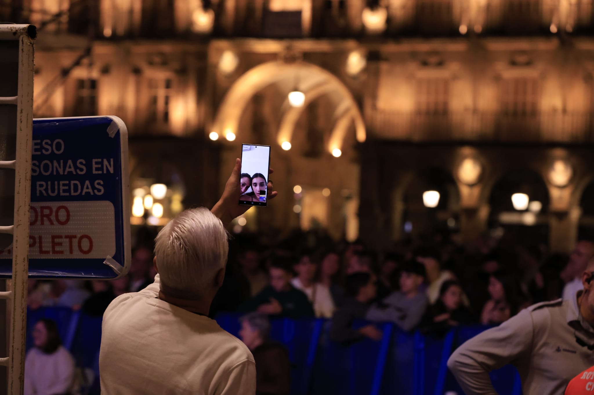 &#039;Los 40Sessions&#039; ponen a bailar y saltar a la juventud de Salamanca