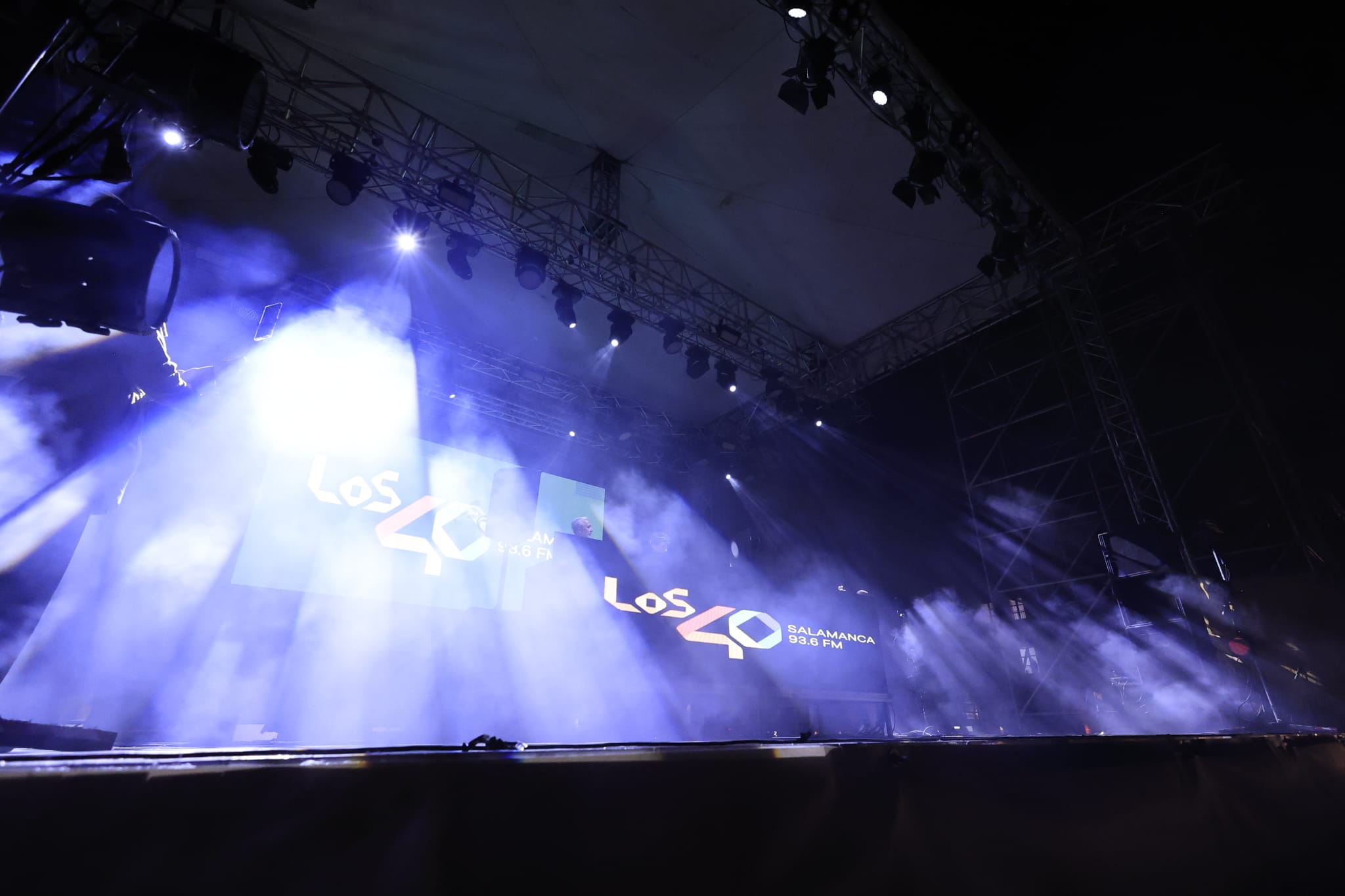 &#039;Los 40Sessions&#039; ponen a bailar y saltar a la juventud de Salamanca