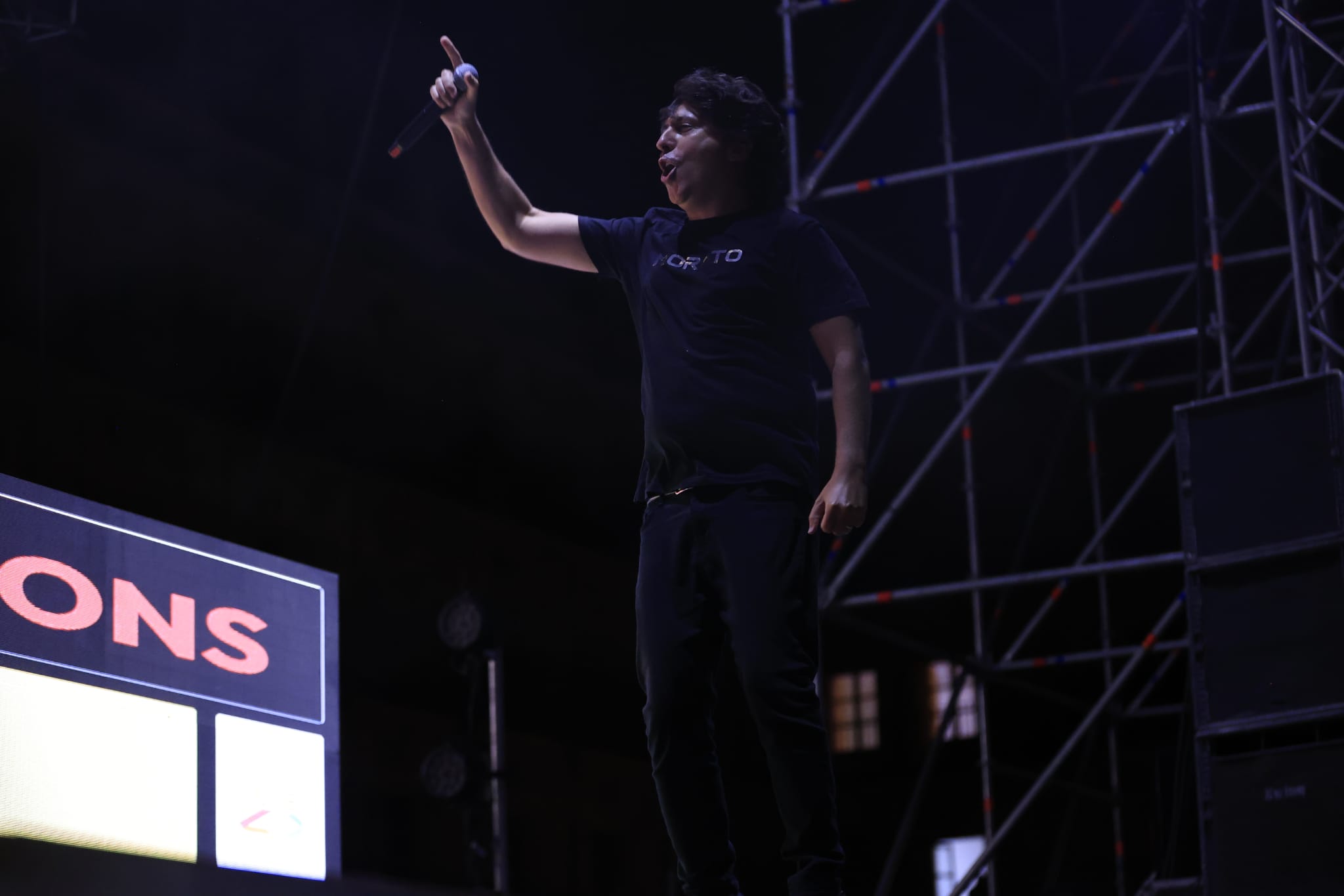 &#039;Los 40Sessions&#039; ponen a bailar y saltar a la juventud de Salamanca