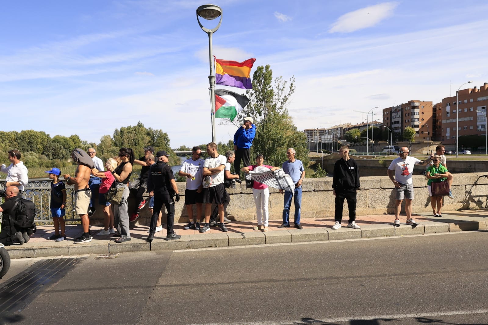 El paso de la Vuelta por Salamanca: más aplausos que banderas y un líder &#039;pillo&#039;