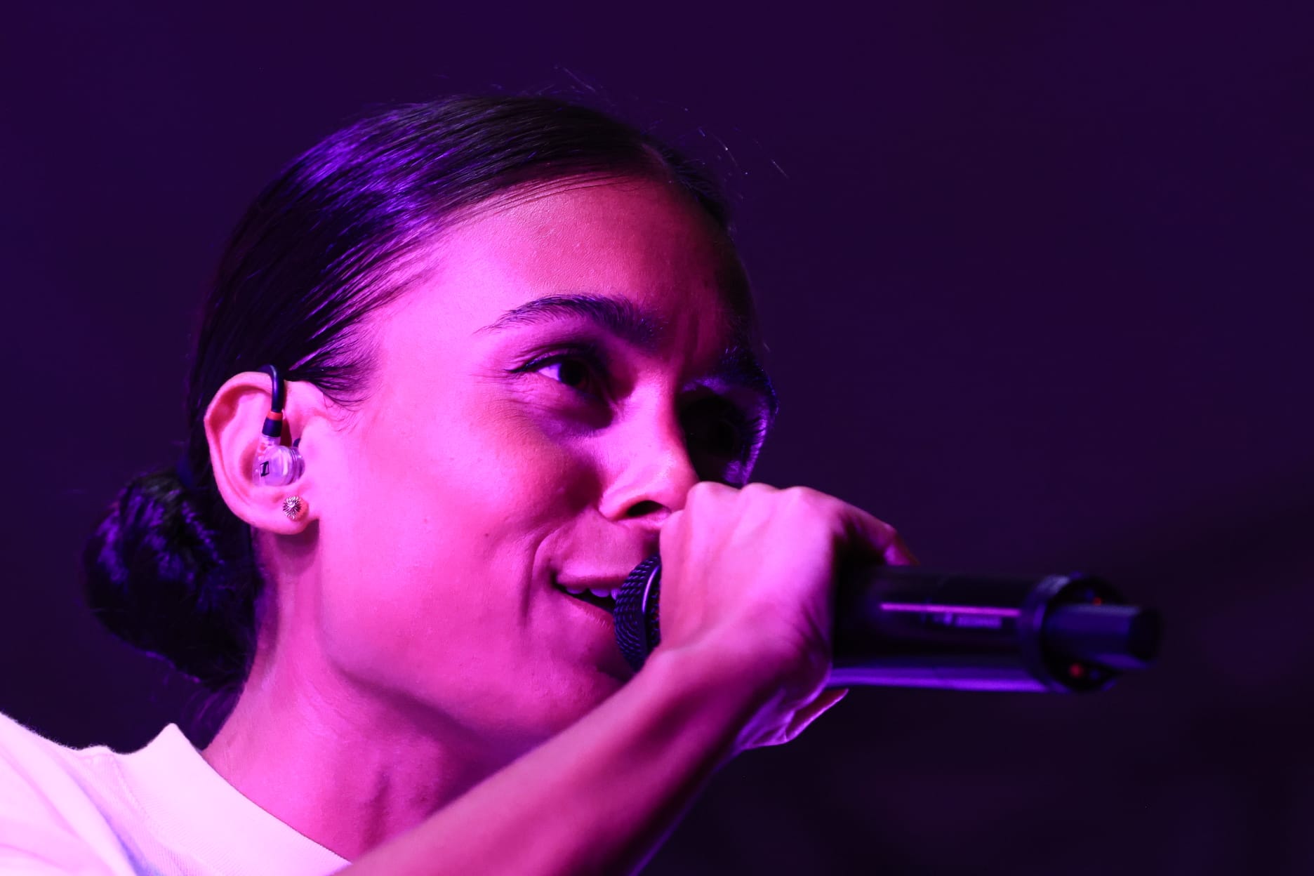 Marta Santos conquista la Plaza Mayor con su flamenco pop