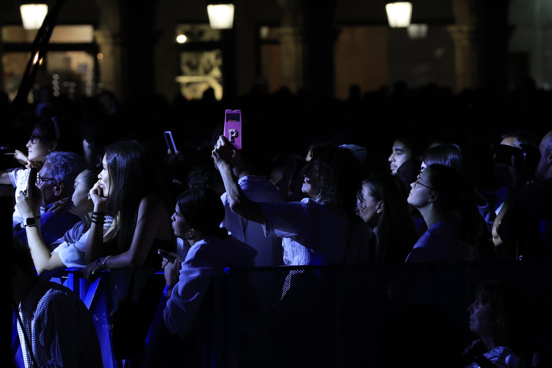 Marta Santos conquista la Plaza Mayor con su flamenco pop