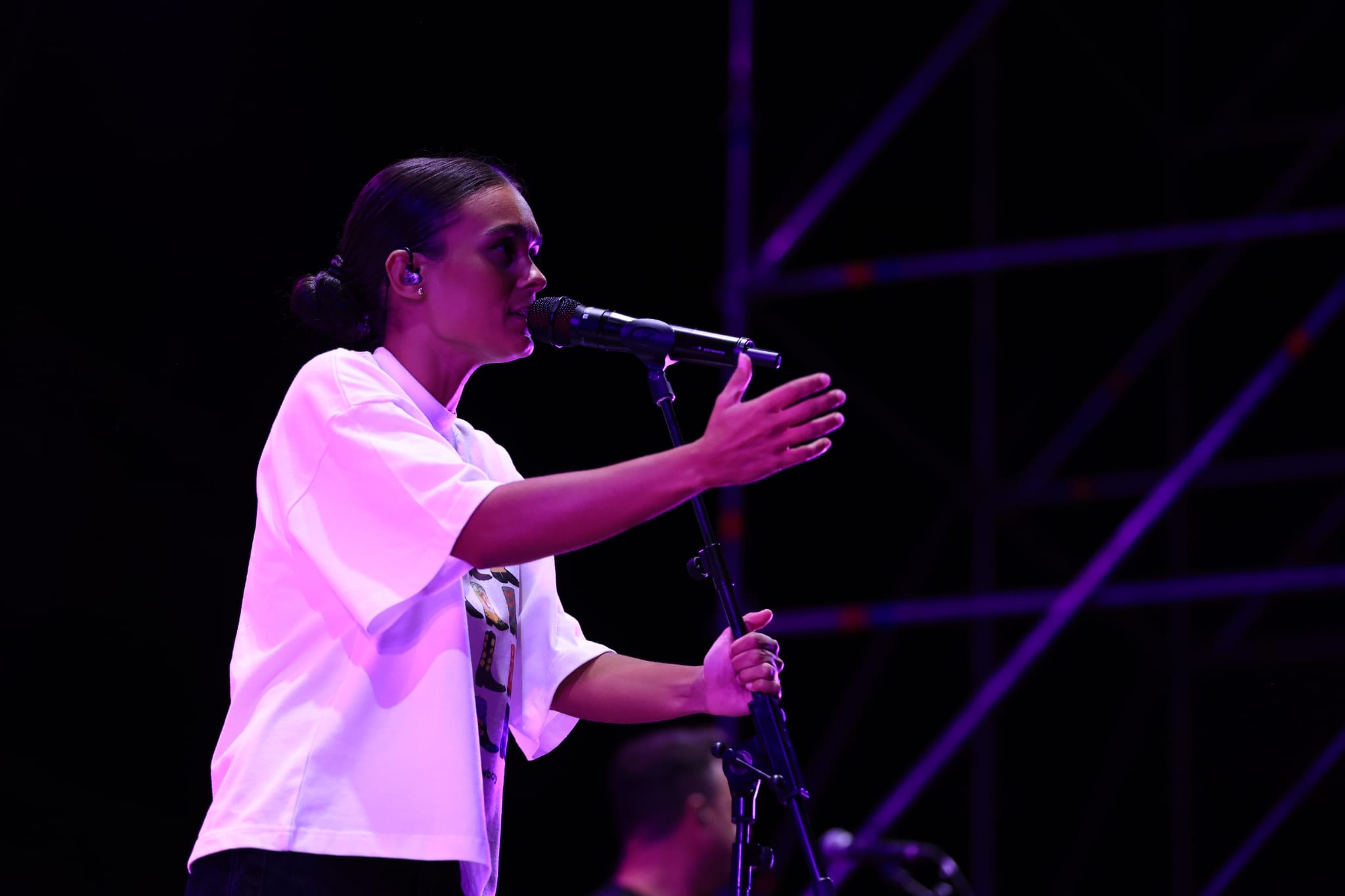 Marta Santos conquista la Plaza Mayor con su flamenco pop