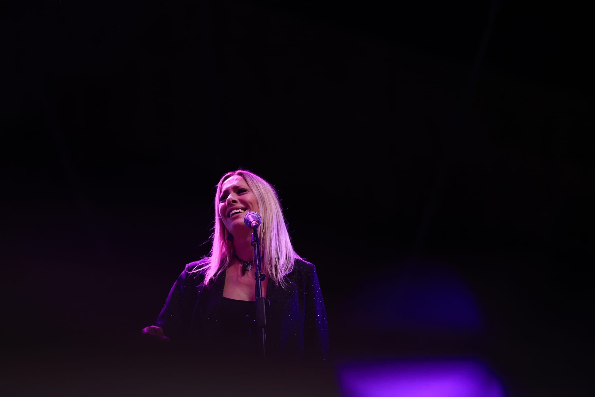 Marta Santos conquista la Plaza Mayor con su flamenco pop