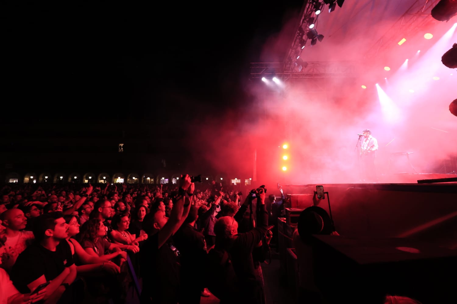 Siloé reparte besos a una entregada Plaza Mayor de Salamanca