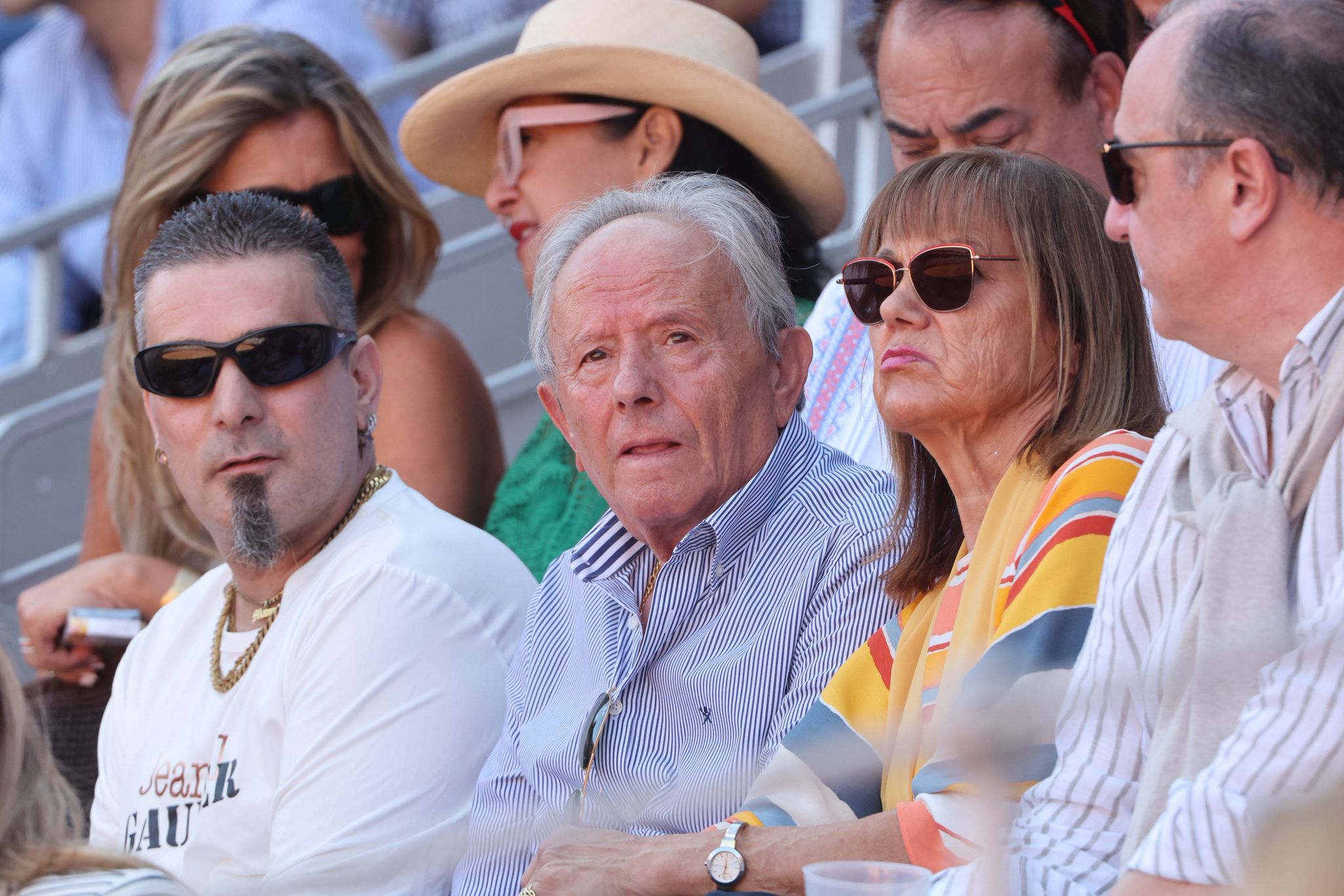 Olga Casado abre la puerta grande del festejo femenino de la feria