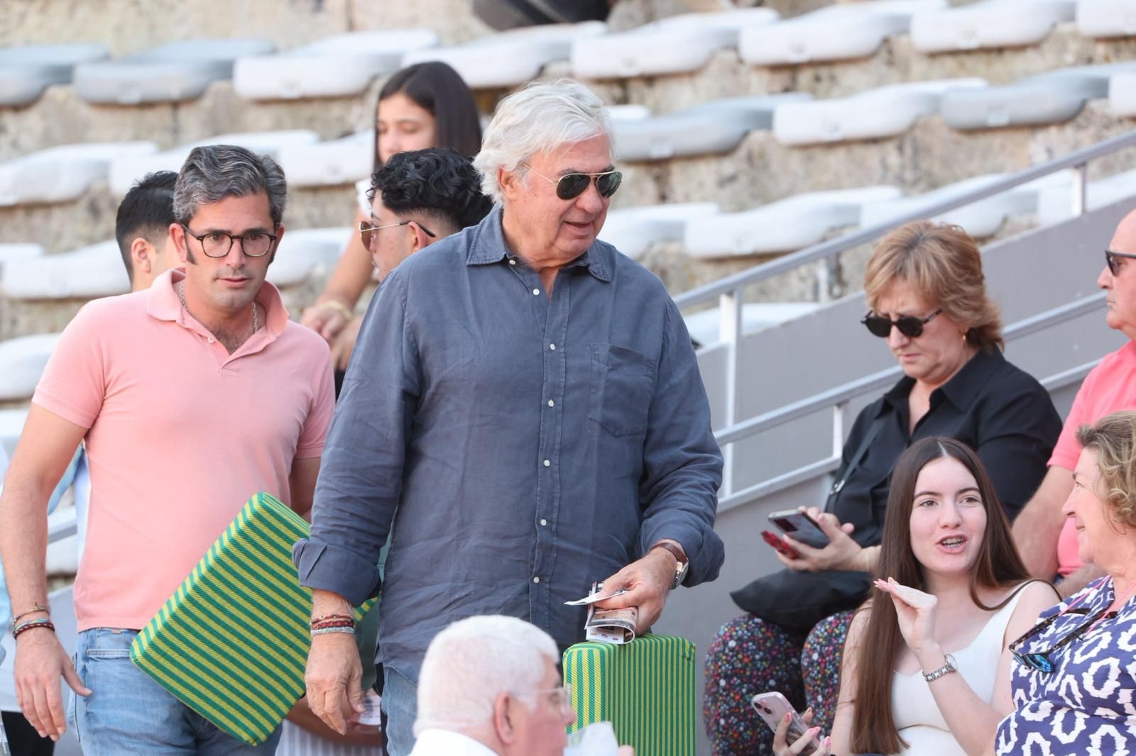 Tres orejas para Ismael Martín y traslado de Damián Castaño al hospital en la segunda de abono de Salamanca