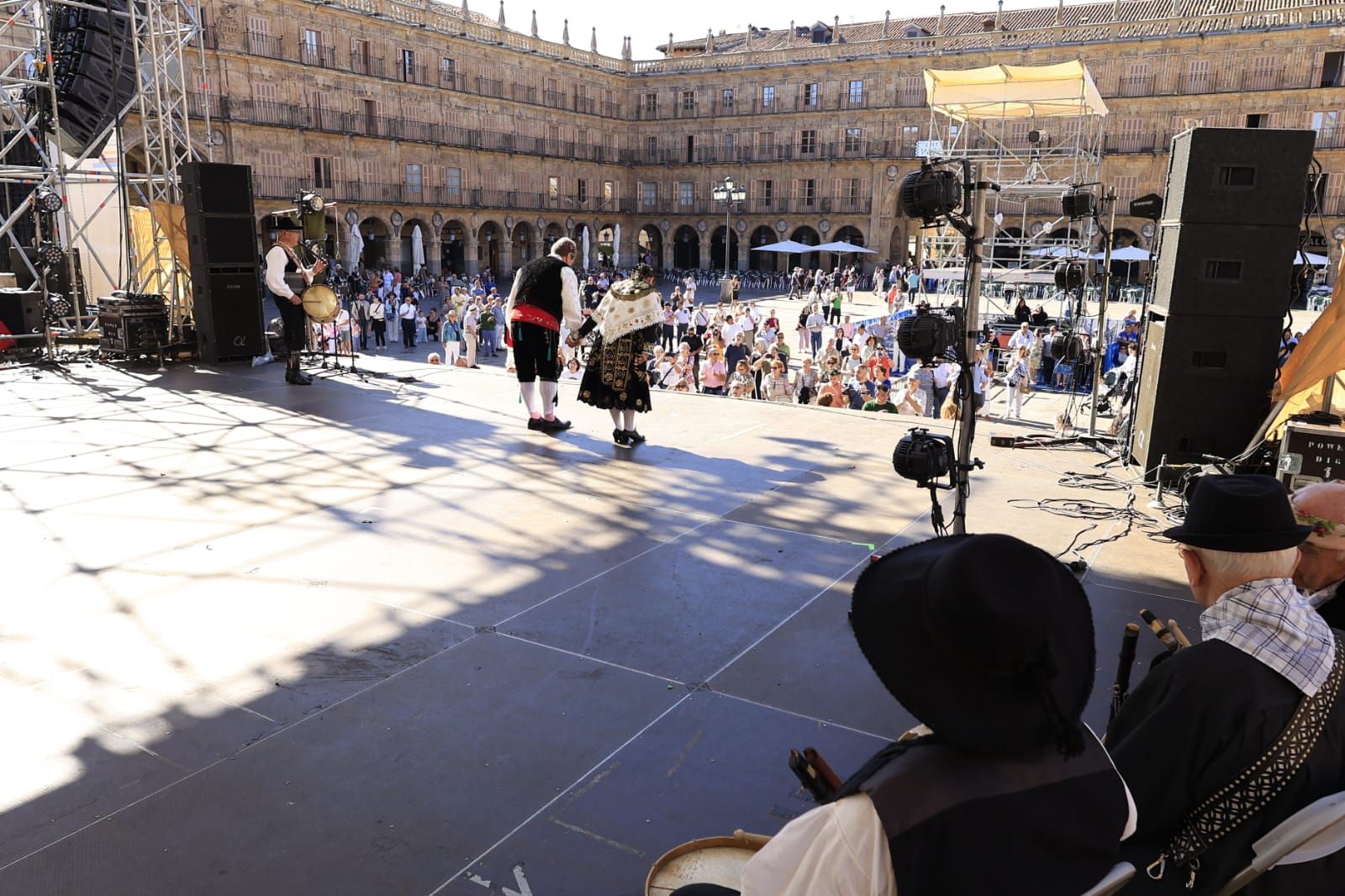 Los charros se reunen en torno a la tradición en el Día del Tamborilero en Salamanca
