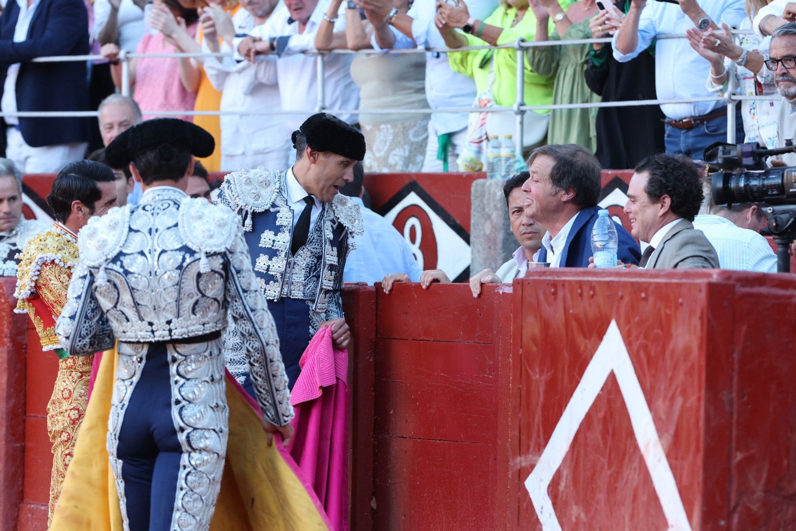 Puerta grande para Emilio de Justo con toro indultado en el cuarto de la tarde