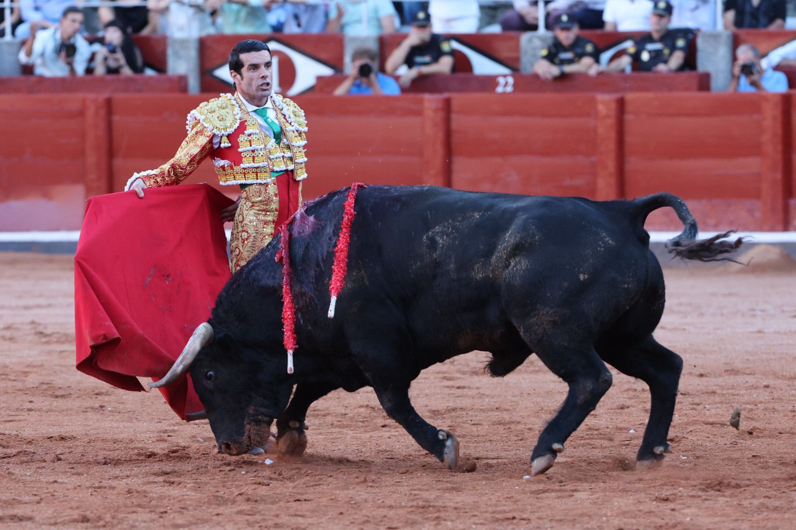 Puerta grande para Emilio de Justo con toro indultado en el cuarto de la tarde