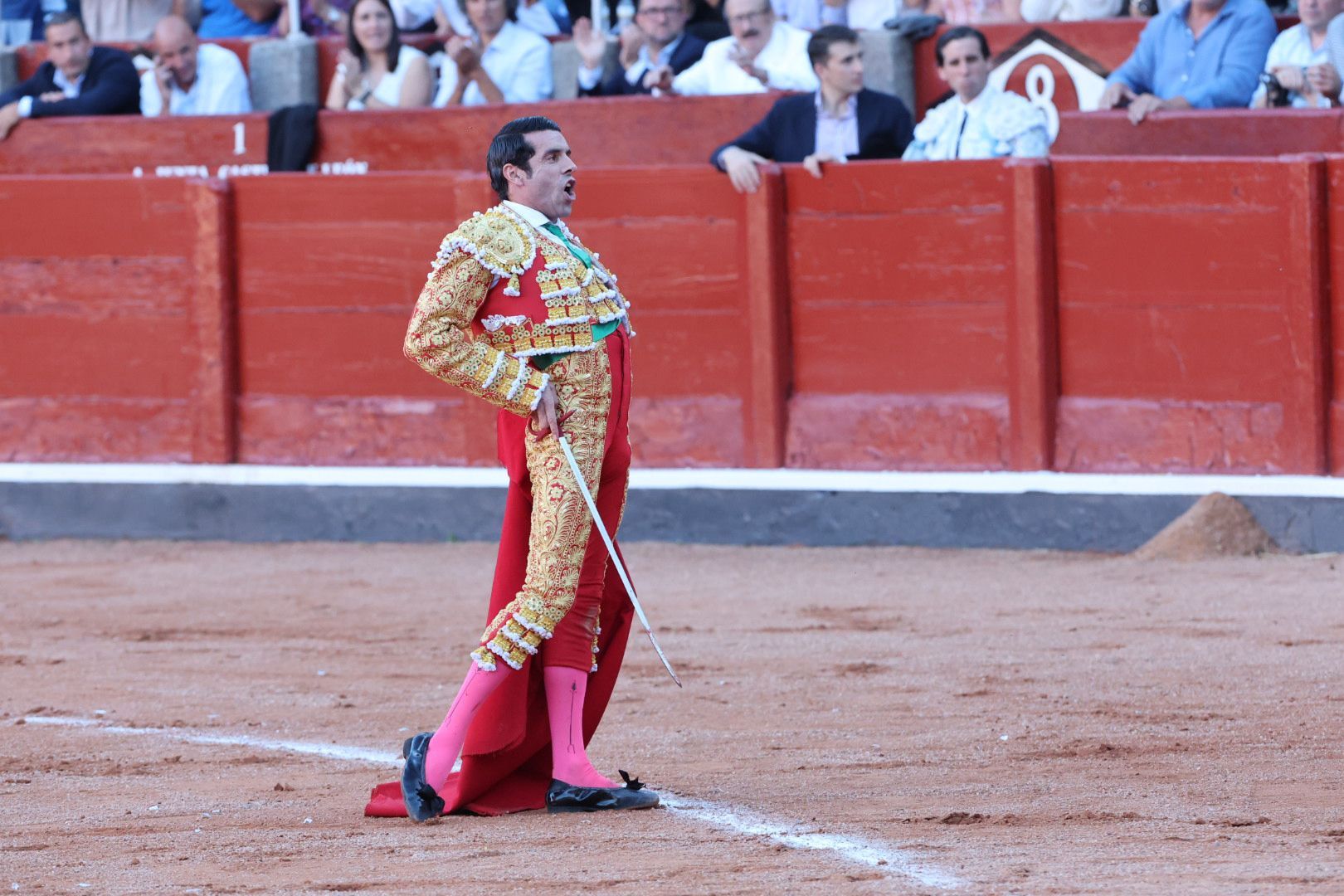 Puerta grande para Emilio de Justo con toro indultado en el cuarto de la tarde