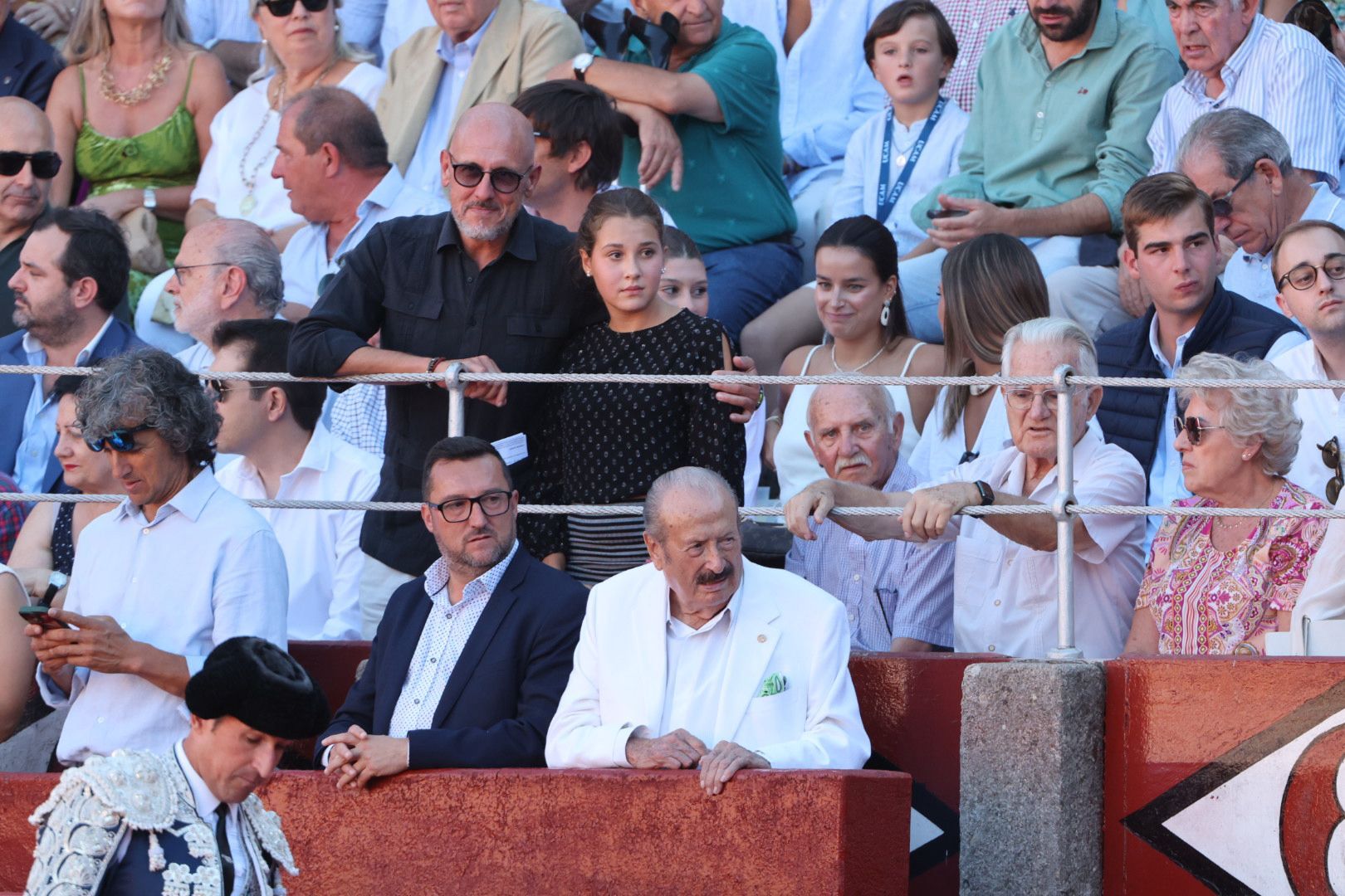 Puerta grande para Emilio de Justo con toro indultado en el cuarto de la tarde