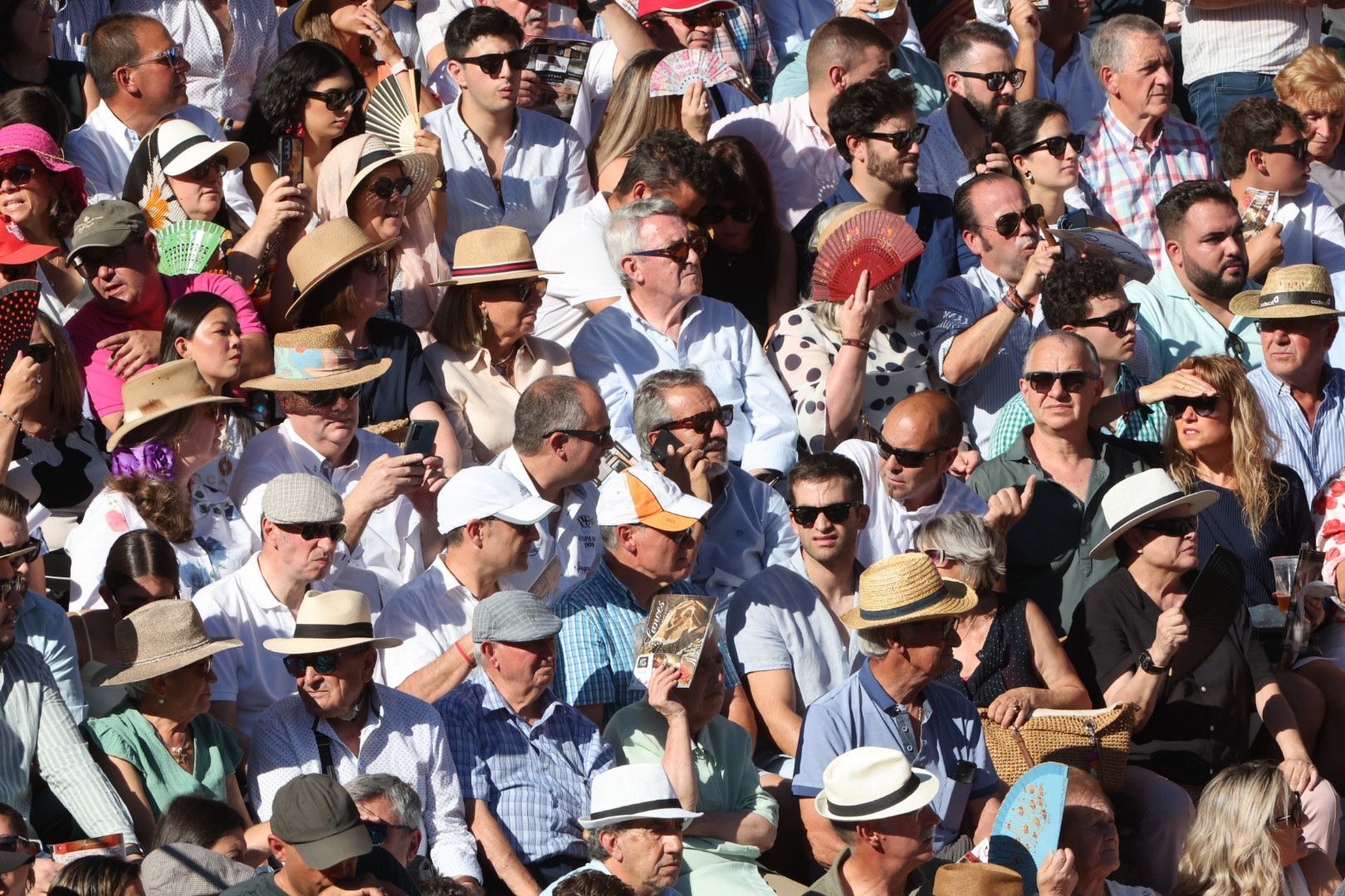 Puerta grande para Emilio de Justo con toro indultado en el cuarto de la tarde