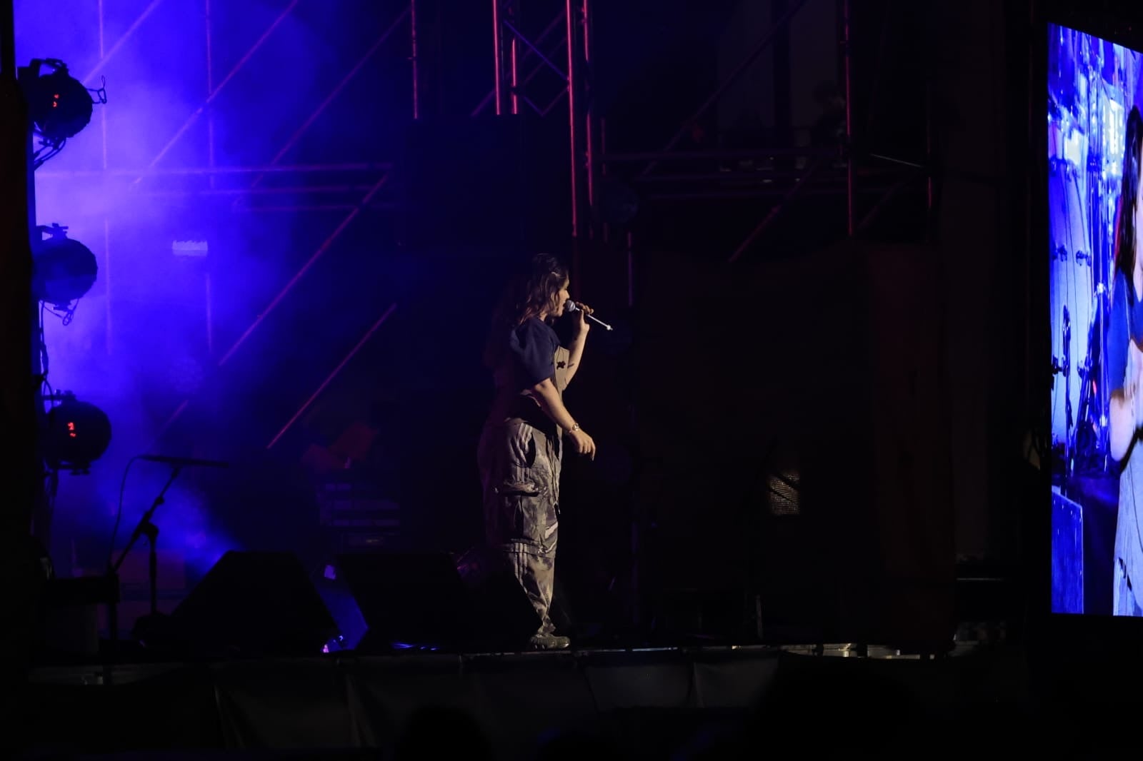 Lia Kali contagia sus ritmos urbanos a la Plaza Mayor de Salamanca