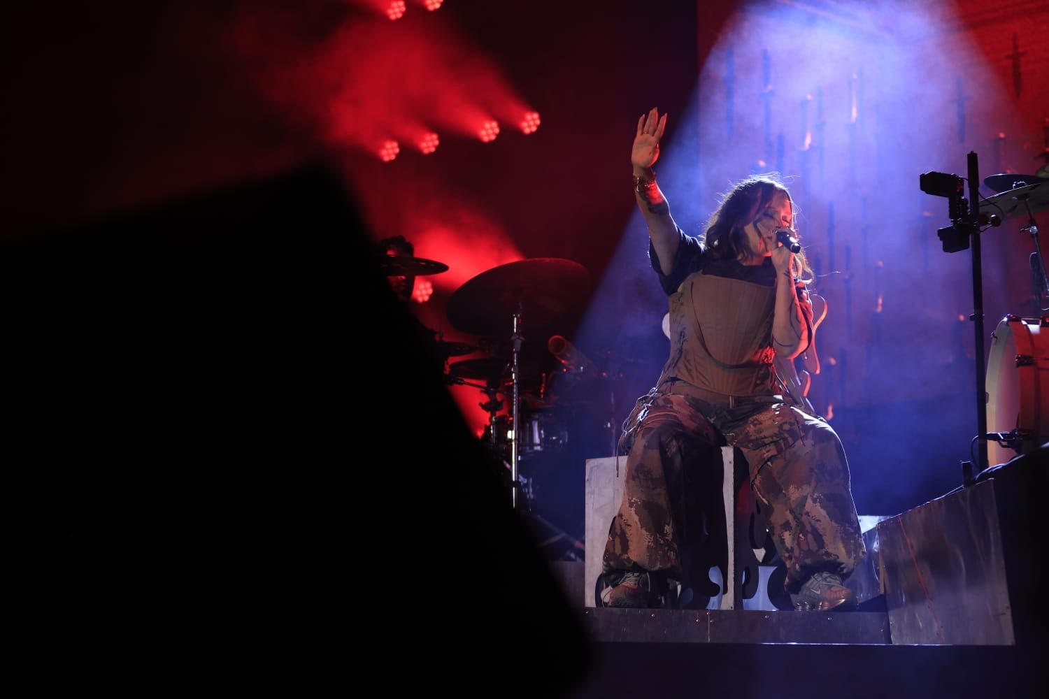 Lia Kali contagia sus ritmos urbanos a la Plaza Mayor de Salamanca