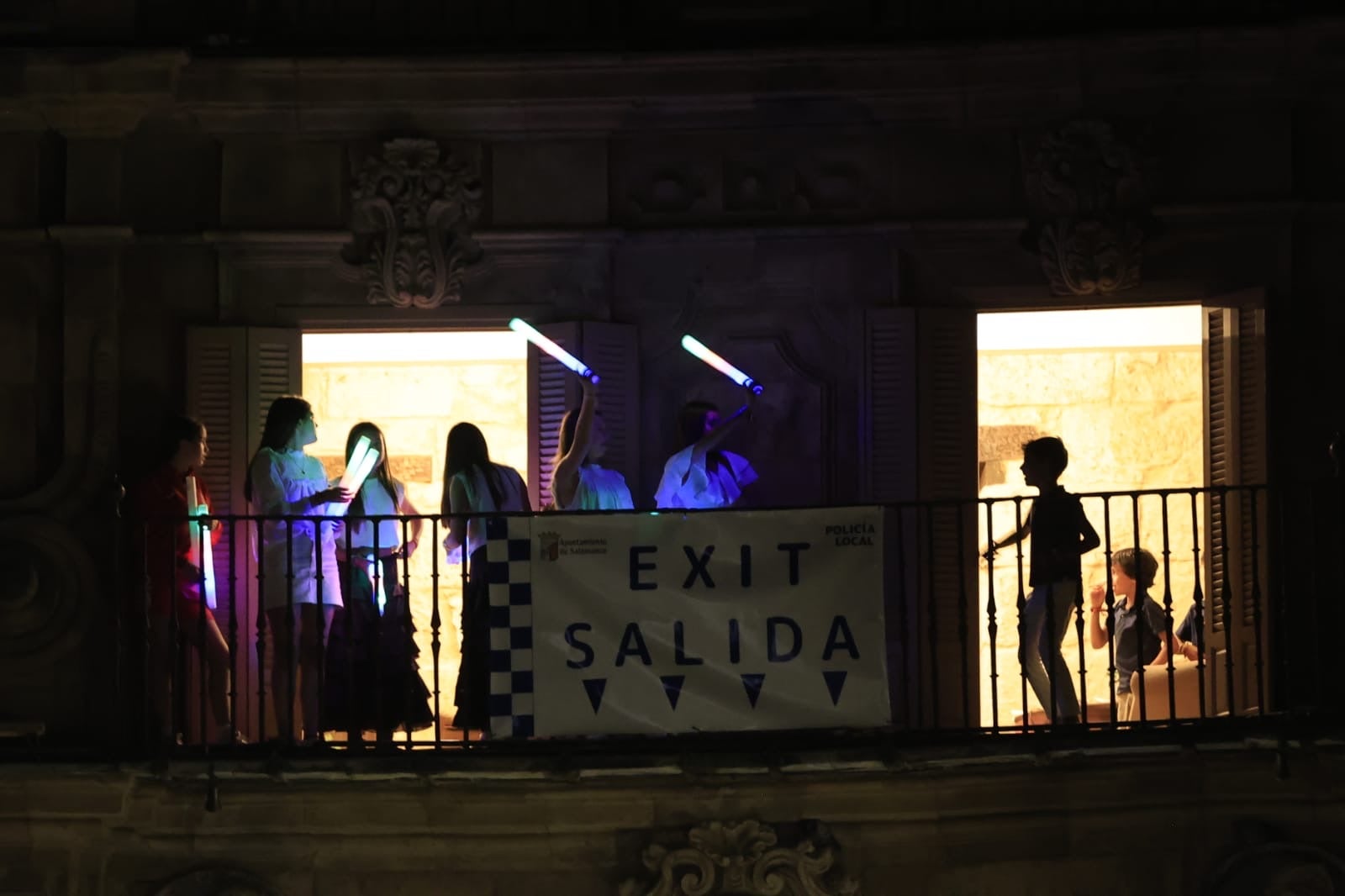 Lia Kali contagia sus ritmos urbanos a la Plaza Mayor de Salamanca