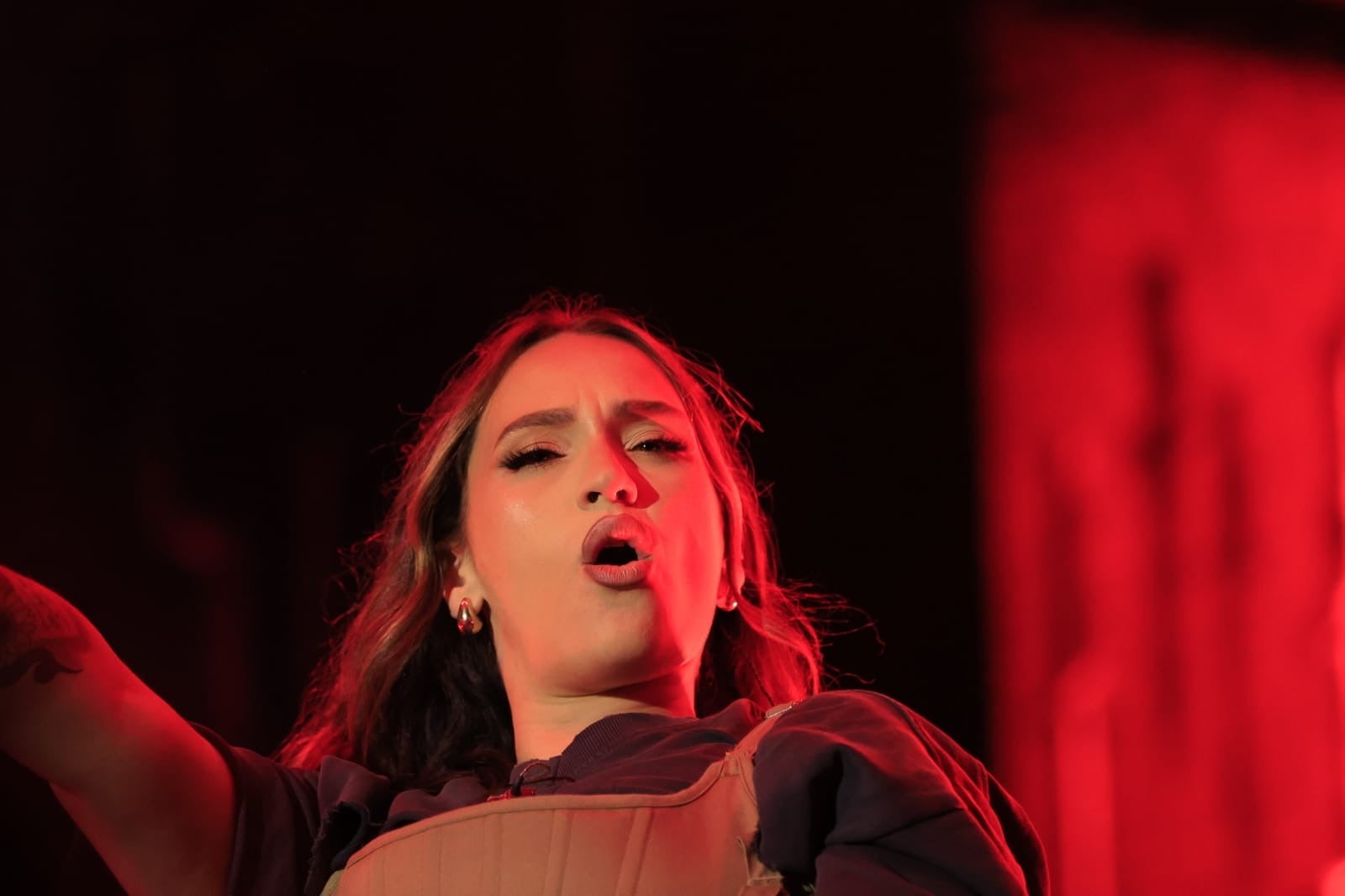 Lia Kali contagia sus ritmos urbanos a la Plaza Mayor de Salamanca