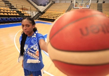 Cave, tras sus primeros partidos en Avenida: «Crees que eres rápida hasta que llegas a España»