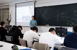 Alumnos y docente en la Universidad de Salamanca.