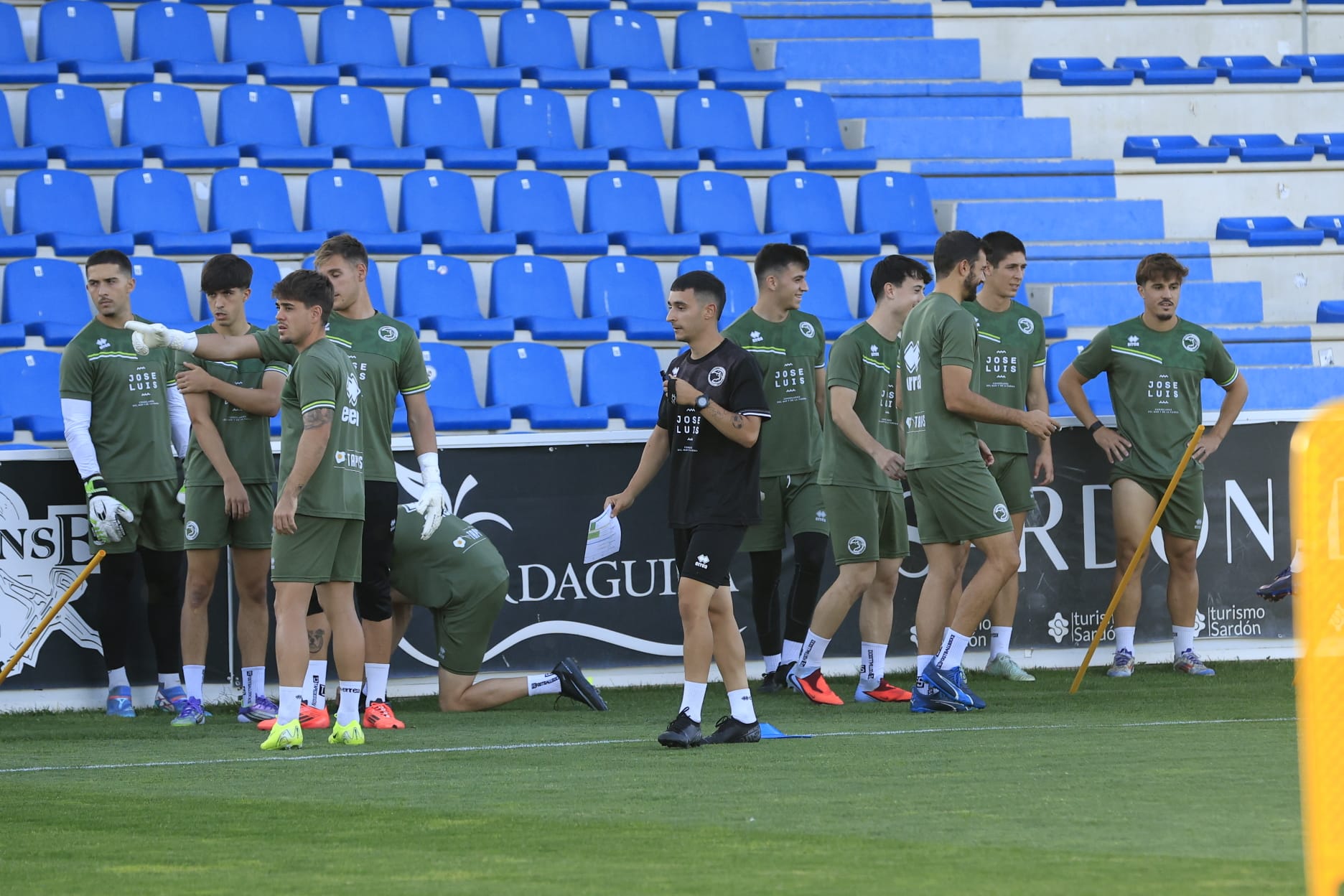 En imágenes, el entrenamiento del primer equipo de Unionistas a las órdenes del entrenador del Juvenil A