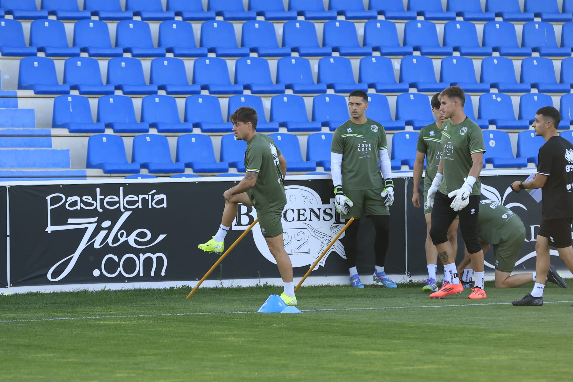 En imágenes, el entrenamiento del primer equipo de Unionistas a las órdenes del entrenador del Juvenil A