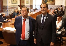 Crespo y Díaz, antes del inicio del pleno extraordinario