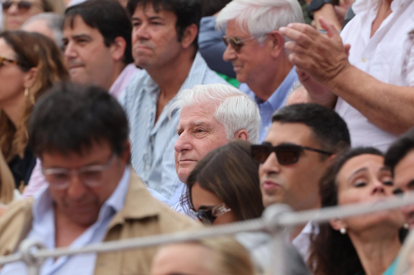 Lleno de caras conocidas en Salamanca para ver a Morante en tarde de &#039;no hay billetes&#039;