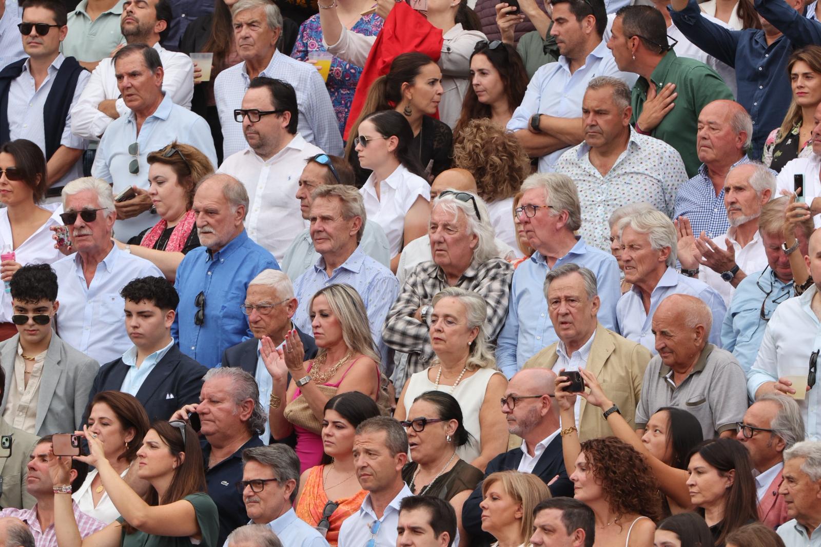 Lleno de caras conocidas en Salamanca para ver a Morante en tarde de &#039;no hay billetes&#039;