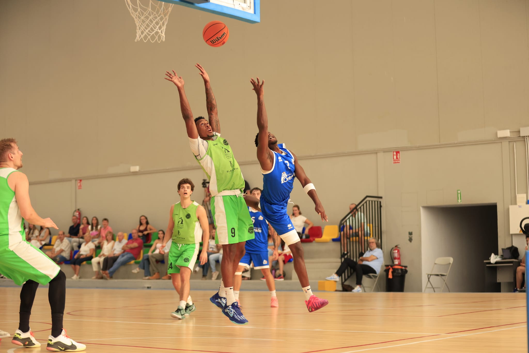 En imágenes, la victoria del Avenida Xoborg ante el Óbila Basket