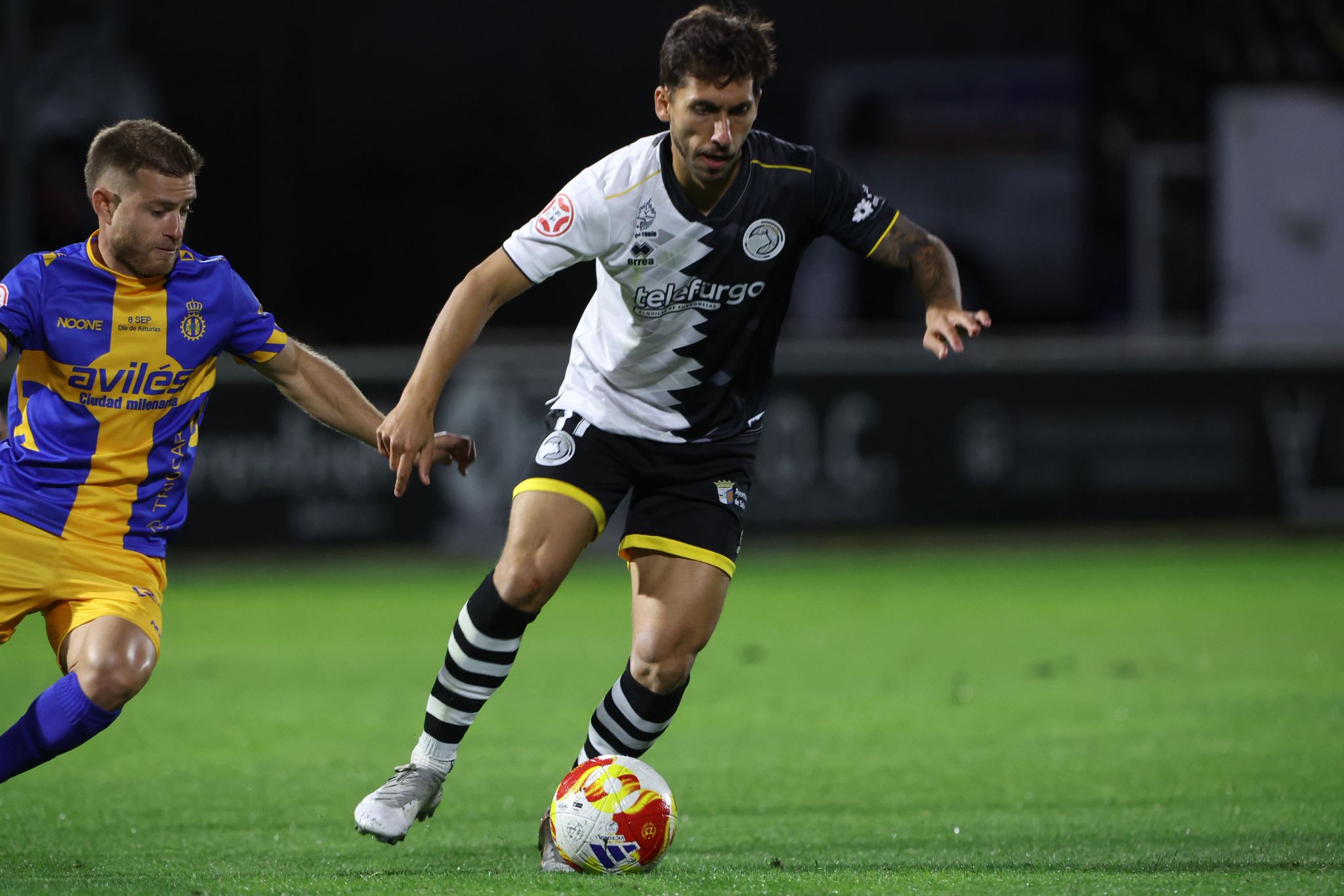 Unionistas remonta al Real Avilés y consigue los tres primeros puntos de la temporada