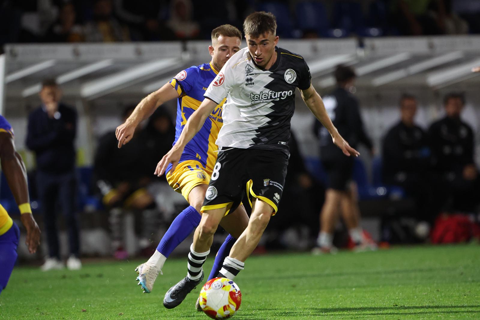 Unionistas remonta al Real Avilés y consigue los tres primeros puntos de la temporada