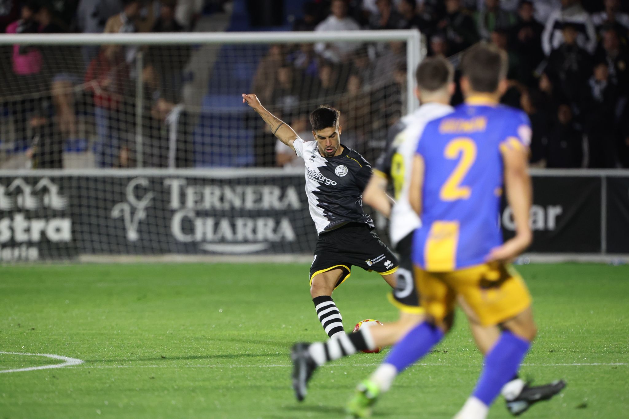 Unionistas remonta al Real Avilés y consigue los tres primeros puntos de la temporada