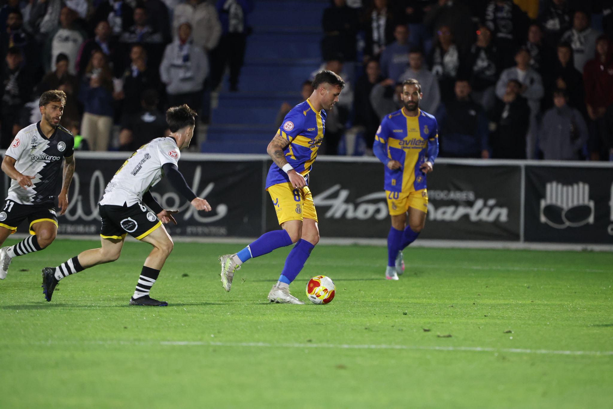 Unionistas remonta al Real Avilés y consigue los tres primeros puntos de la temporada