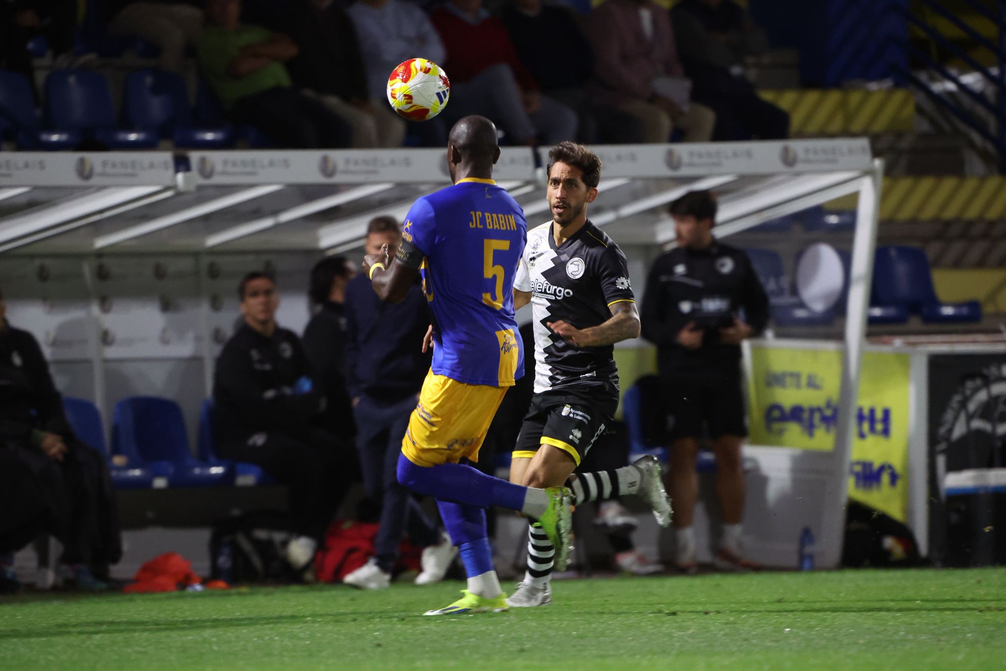 Unionistas remonta al Real Avilés y consigue los tres primeros puntos de la temporada