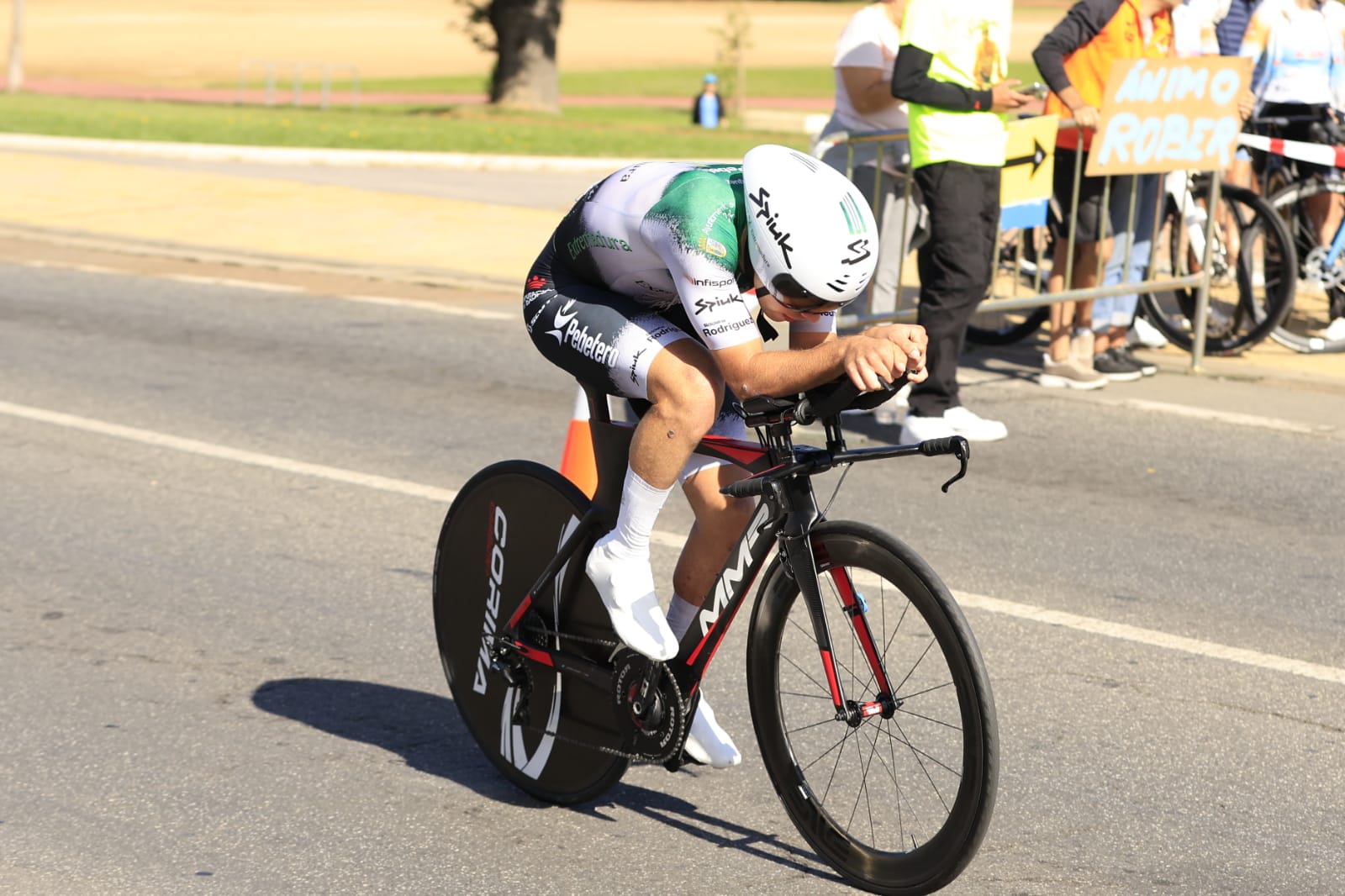 Gari Ugarte se lleva la crono en la capital y es el nuevo campeón de la Vuelta a Salamanca