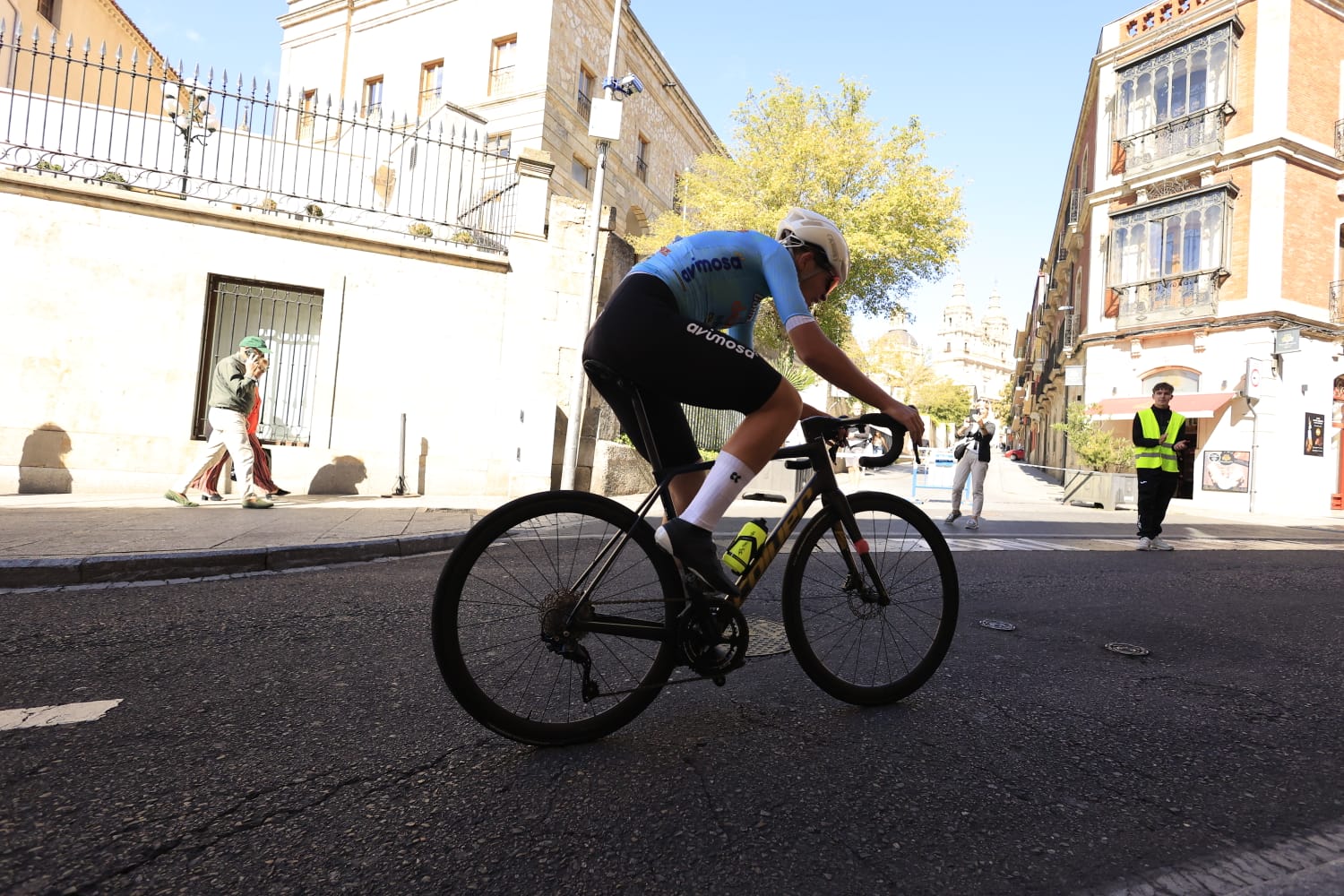Gari Ugarte se lleva la crono en la capital y es el nuevo campeón de la Vuelta a Salamanca