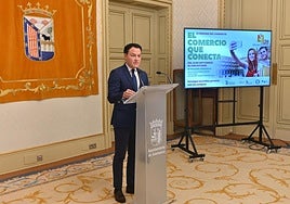 El concejal de Comercio, Pedro Martínez, presenta la III Semana del Comercio.