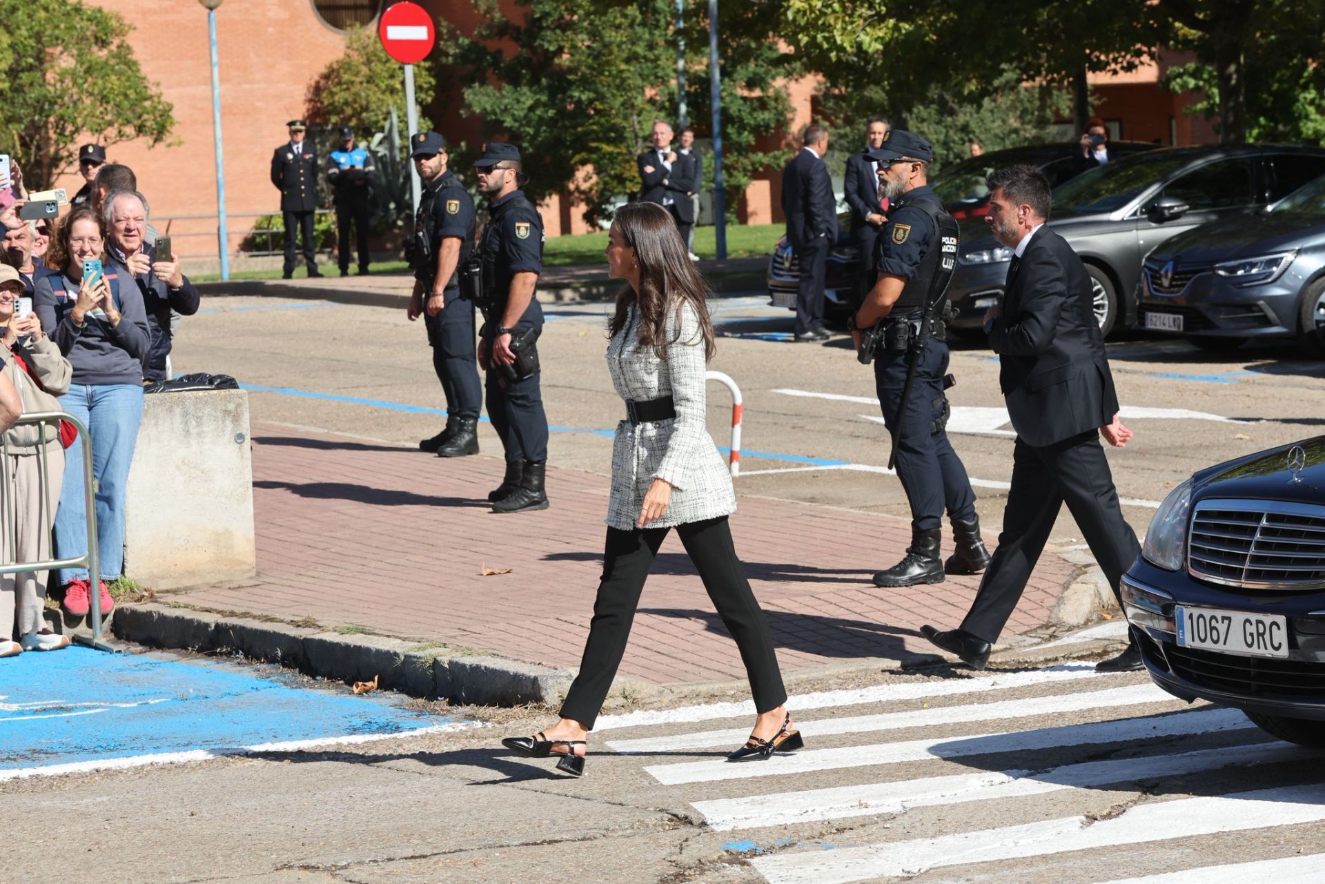 La Reina Letizia visita Salamanca para apoyar la investigación del Cáncer