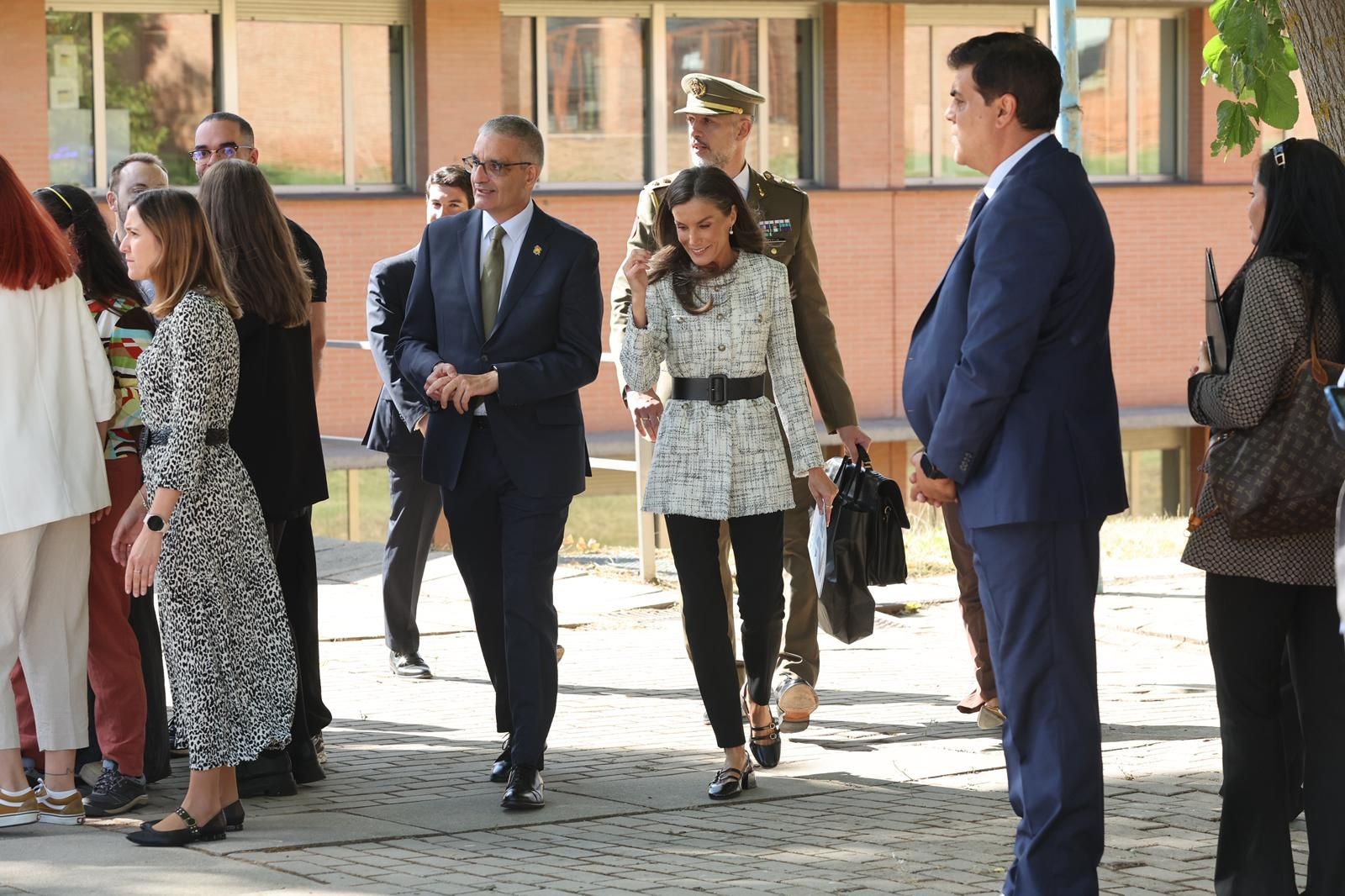 La Reina Letizia visita Salamanca para apoyar la investigación del Cáncer