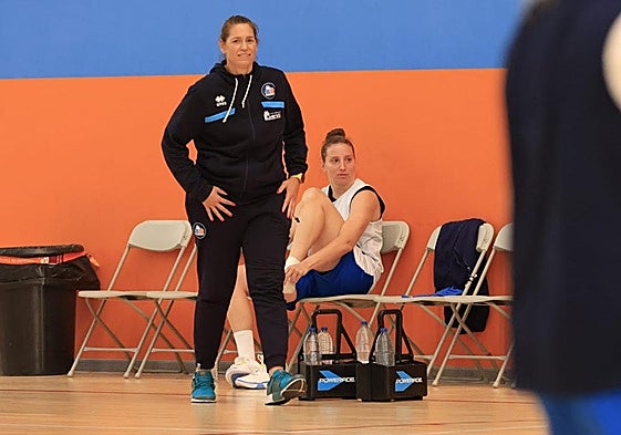 Anna Montañana, durante un entrenamiento del Avenida esta semana en Salamanca.