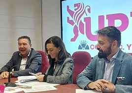 Luis Mariano Santos, Alicia Gallego y José Ramón García en rueda de prensa.