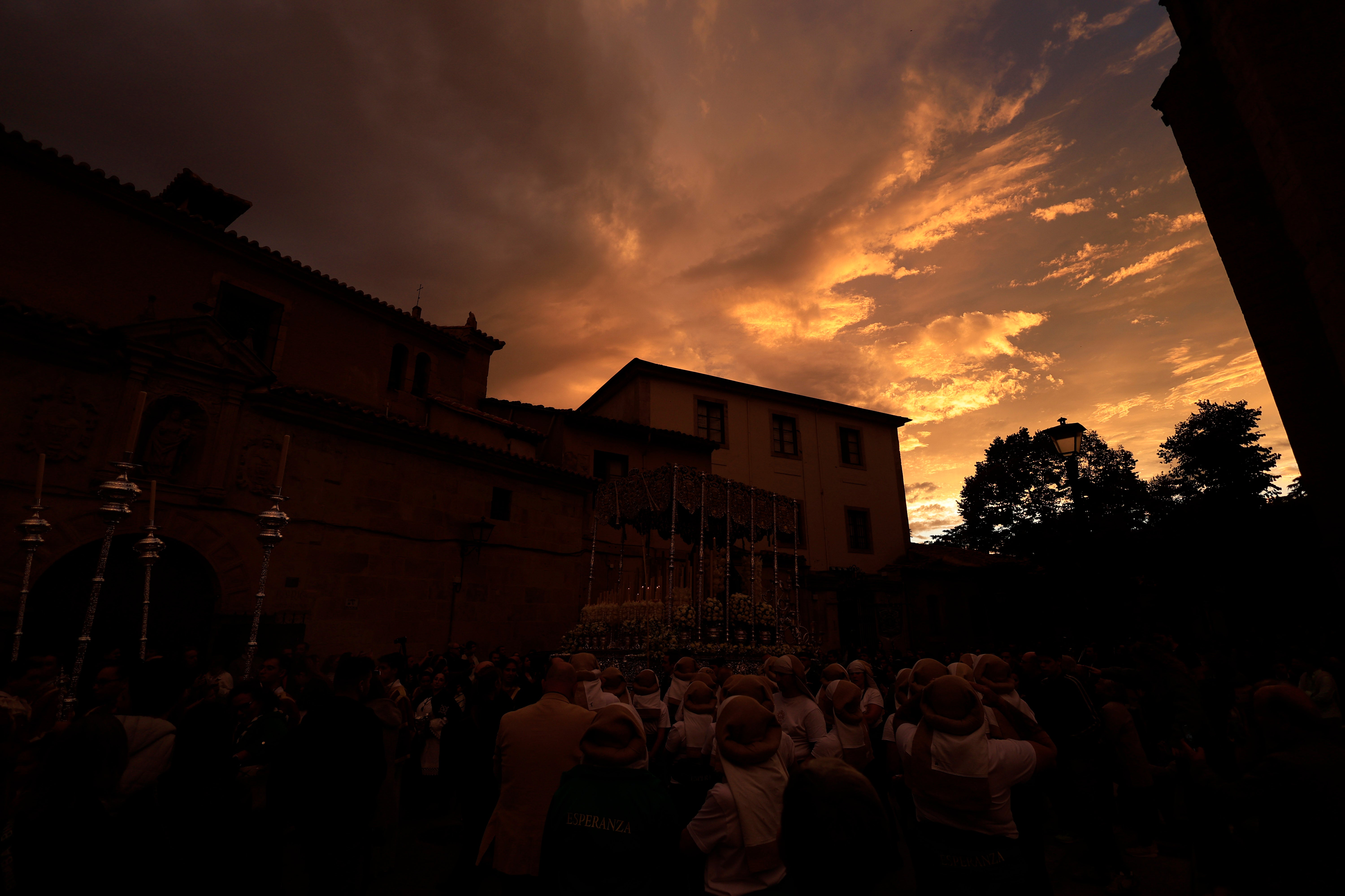 La procesión extraordinaria de la Esperanza, en imágenes
