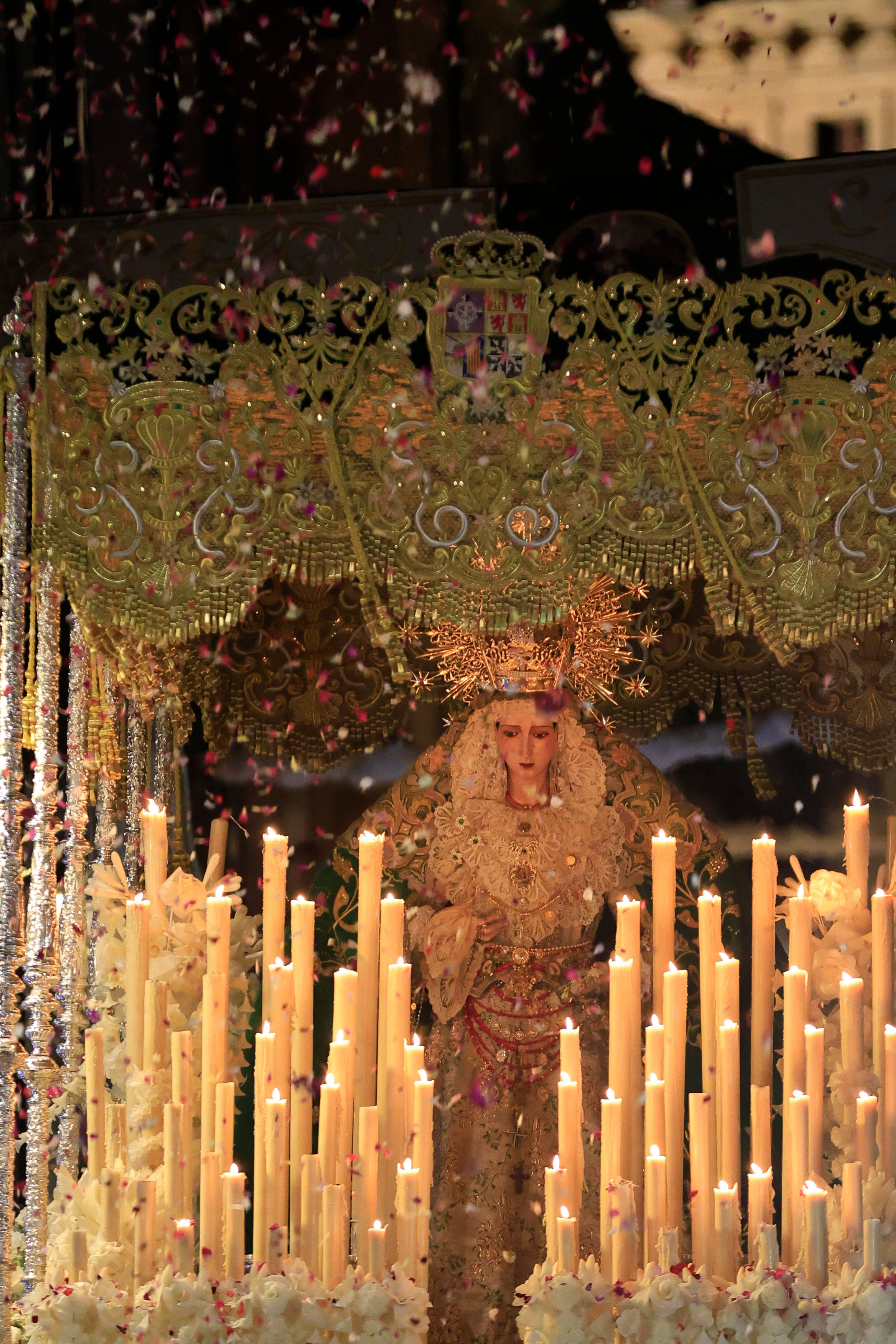 La procesión extraordinaria de la Esperanza, en imágenes