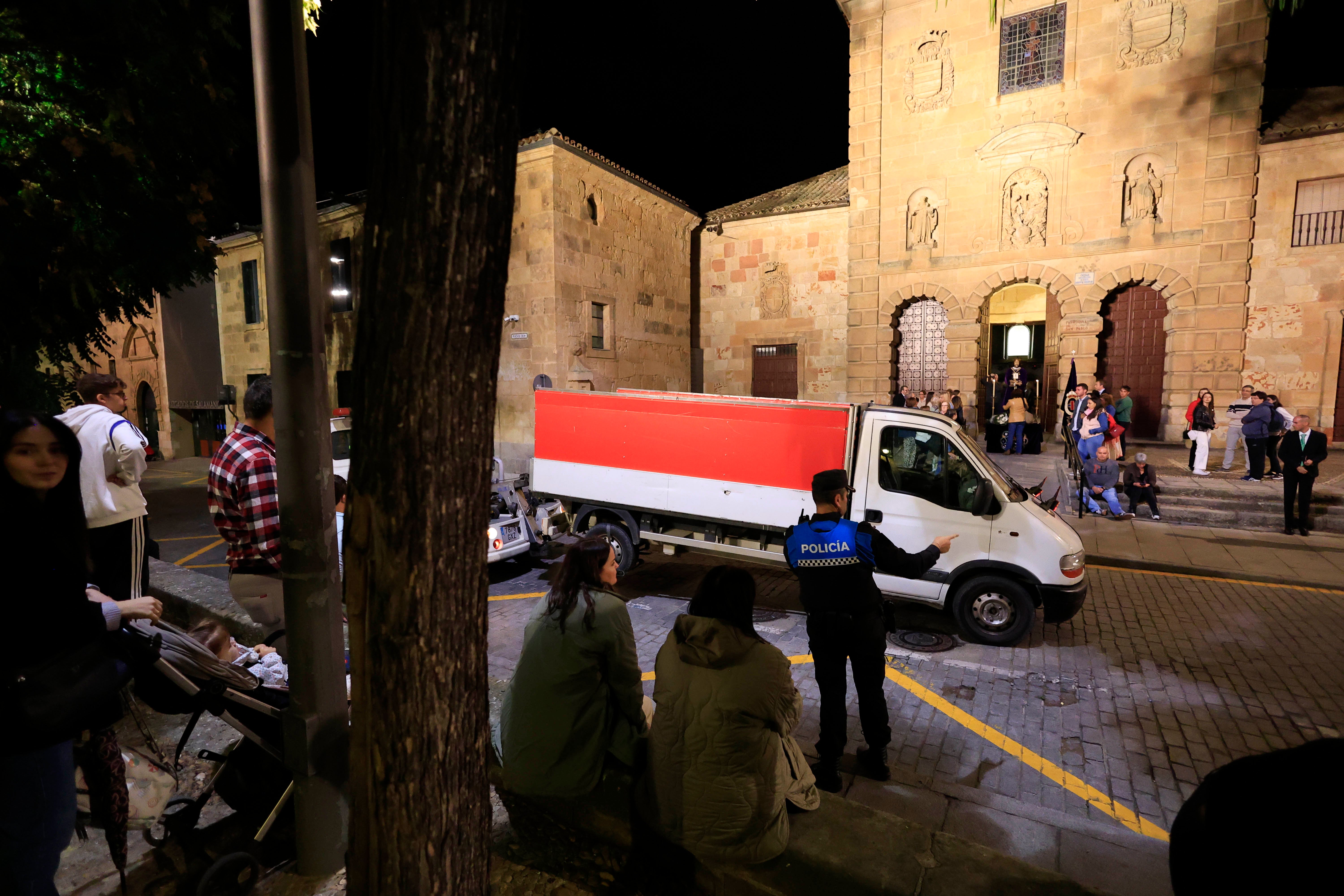 La procesión extraordinaria de la Esperanza, en imágenes