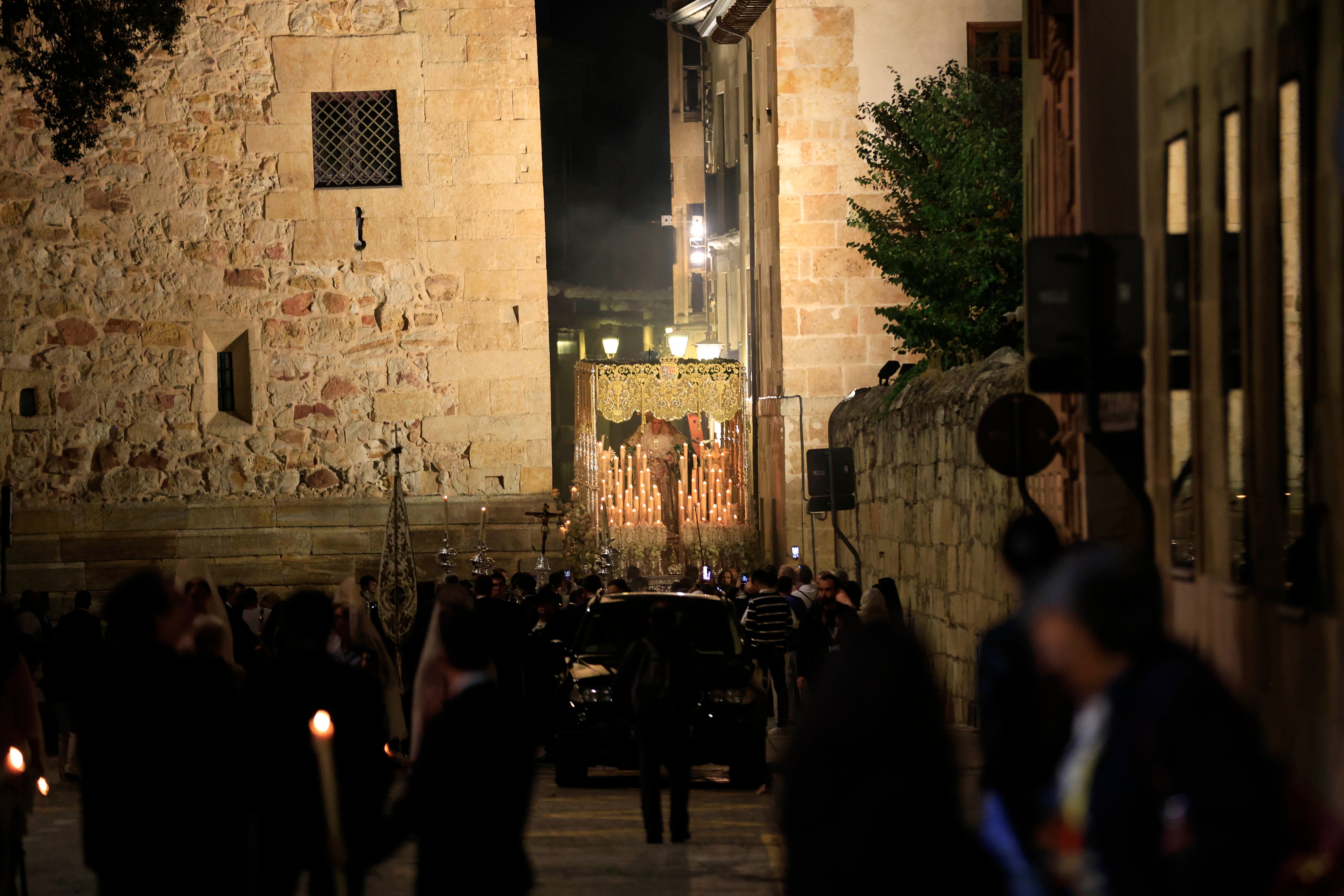 La procesión extraordinaria de la Esperanza, en imágenes