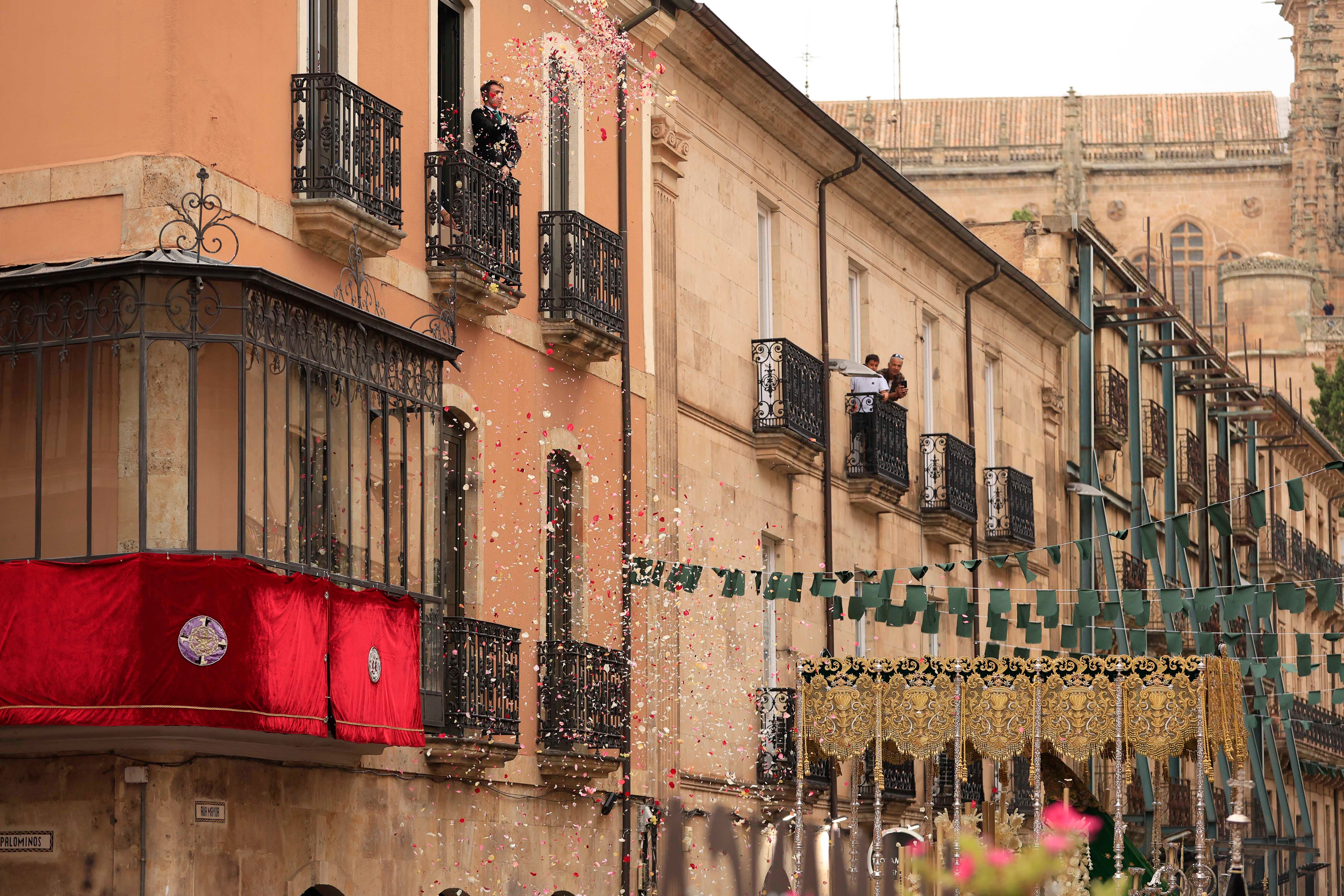 La procesión extraordinaria de la Esperanza, en imágenes