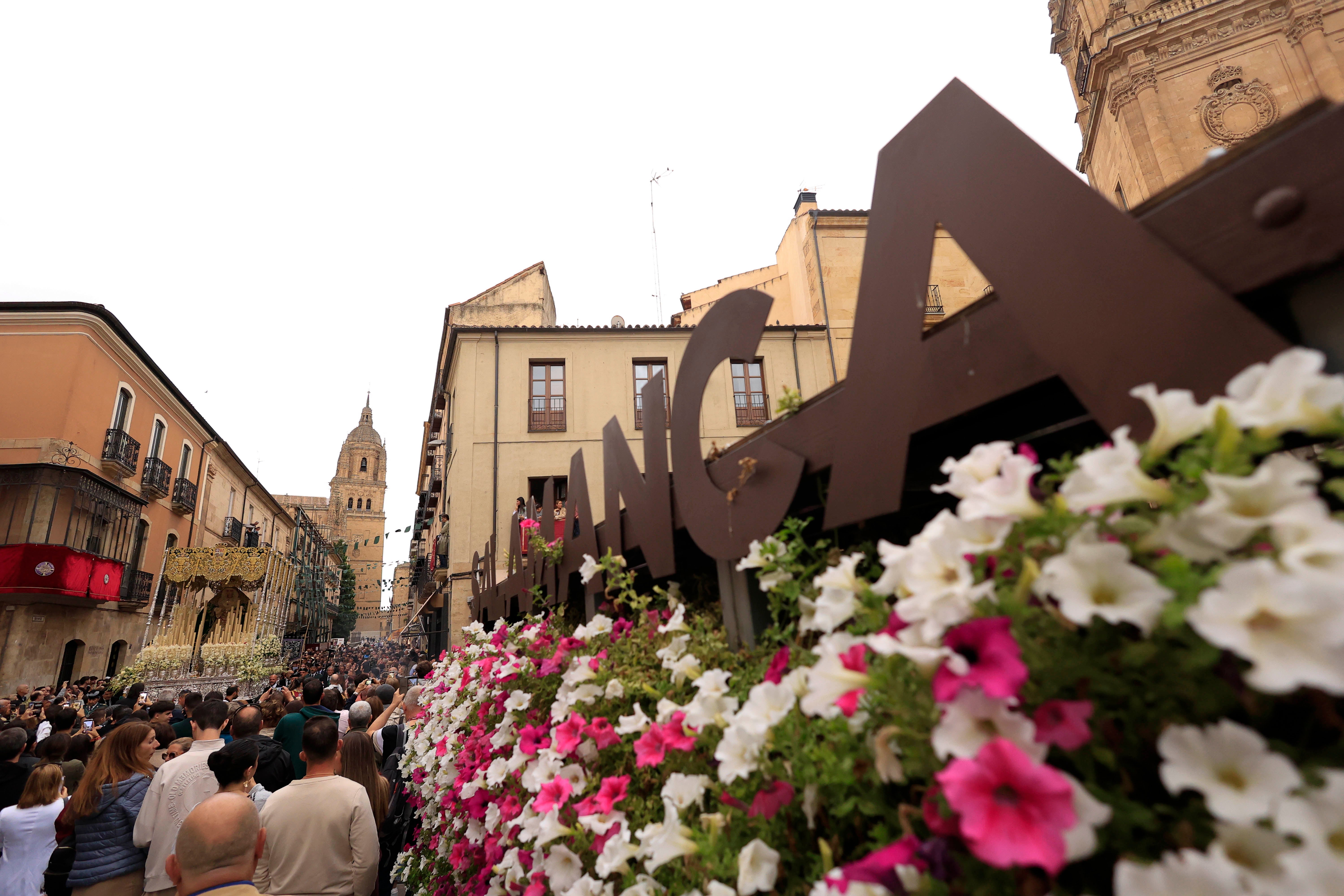 La procesión extraordinaria de la Esperanza, en imágenes