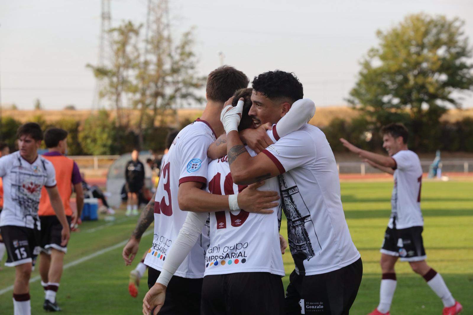 El Salamanca CF UDS vence al Ourense con un gol en el descuento