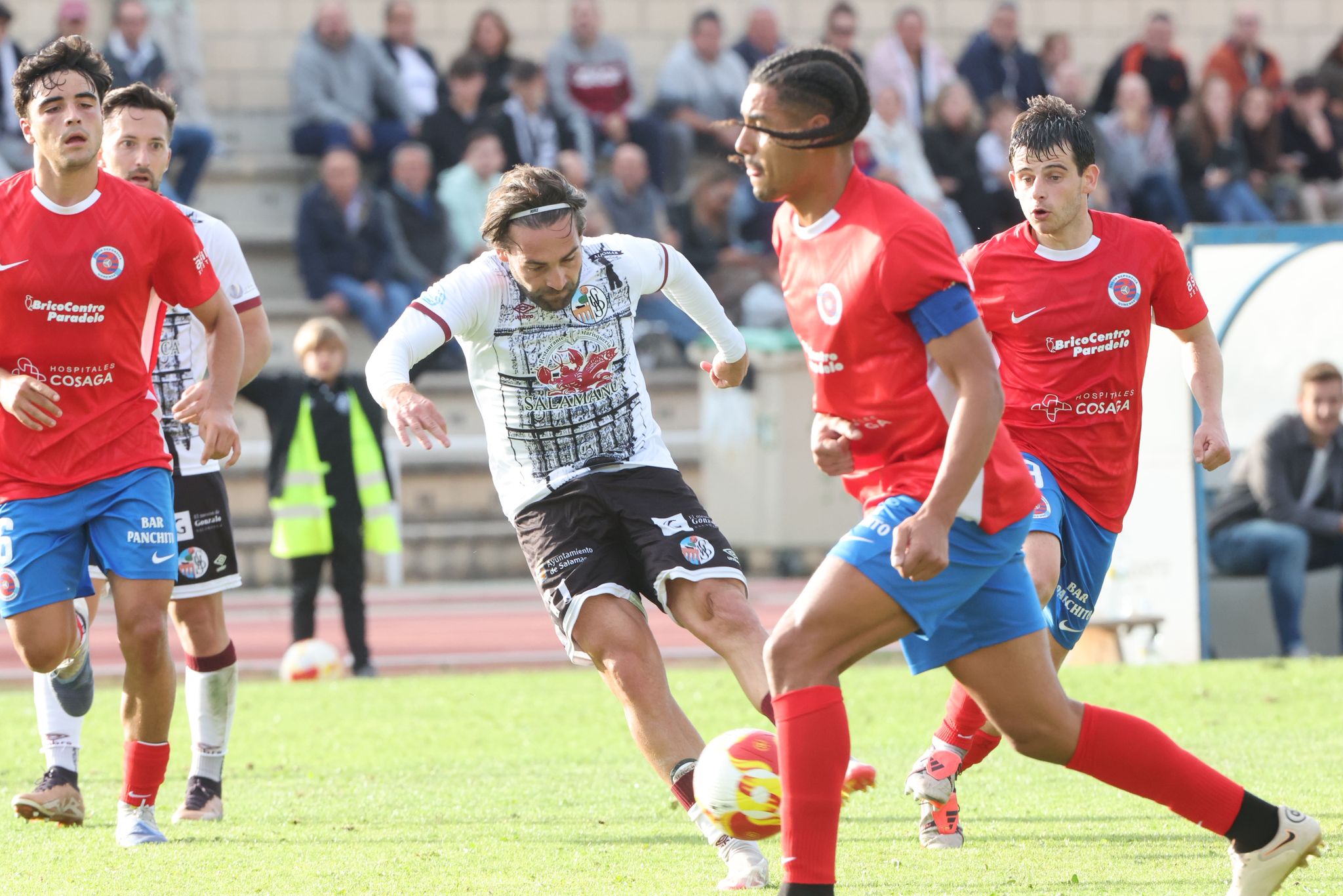 El Salamanca CF UDS vence al Ourense con un gol en el descuento